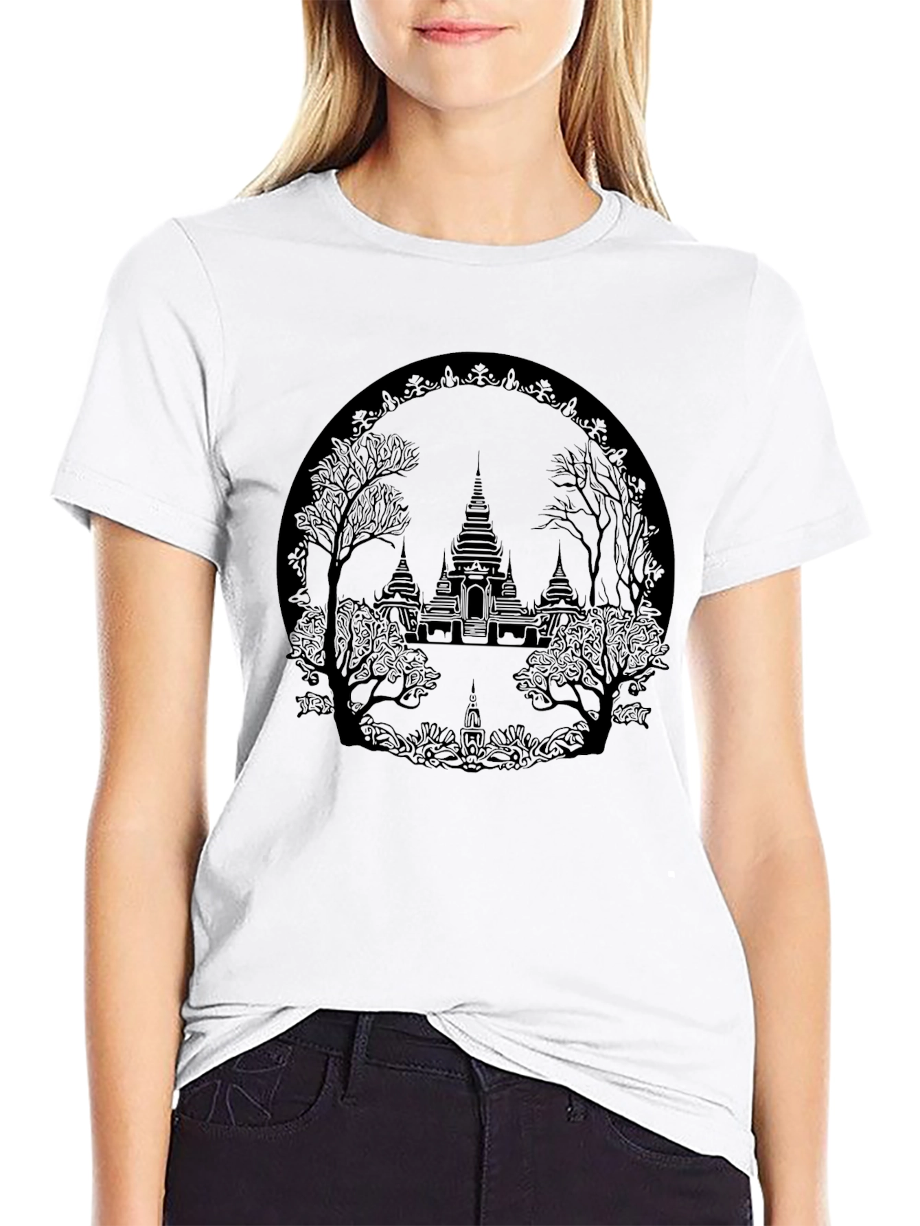 Camiseta Negra con Diseño de Templo Asiático