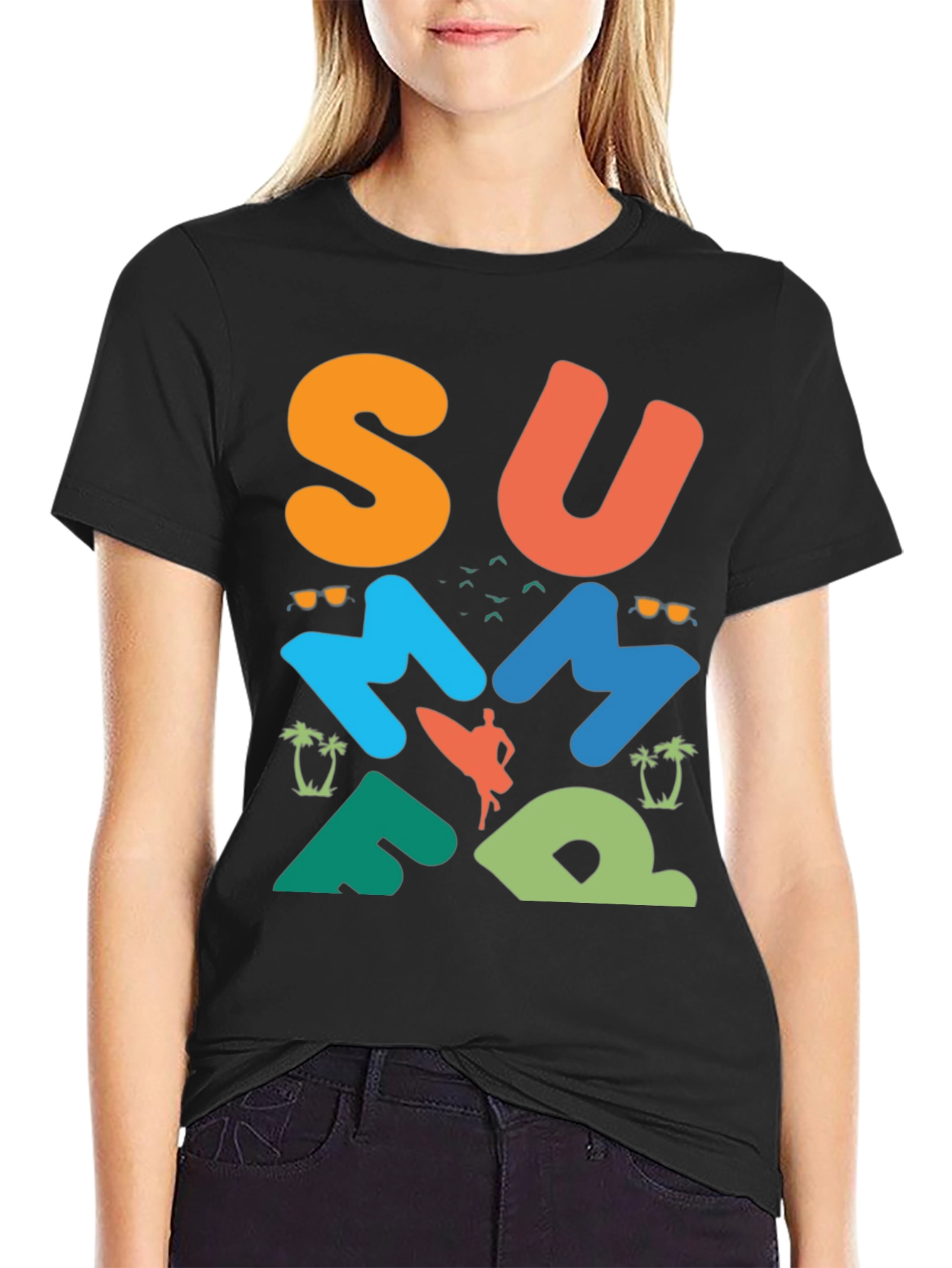 Camiseta negra con diseño veraniego surf