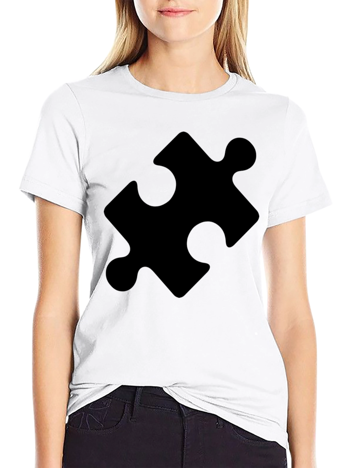 Camiseta Negra con Diseño de Pieza de Puzzle