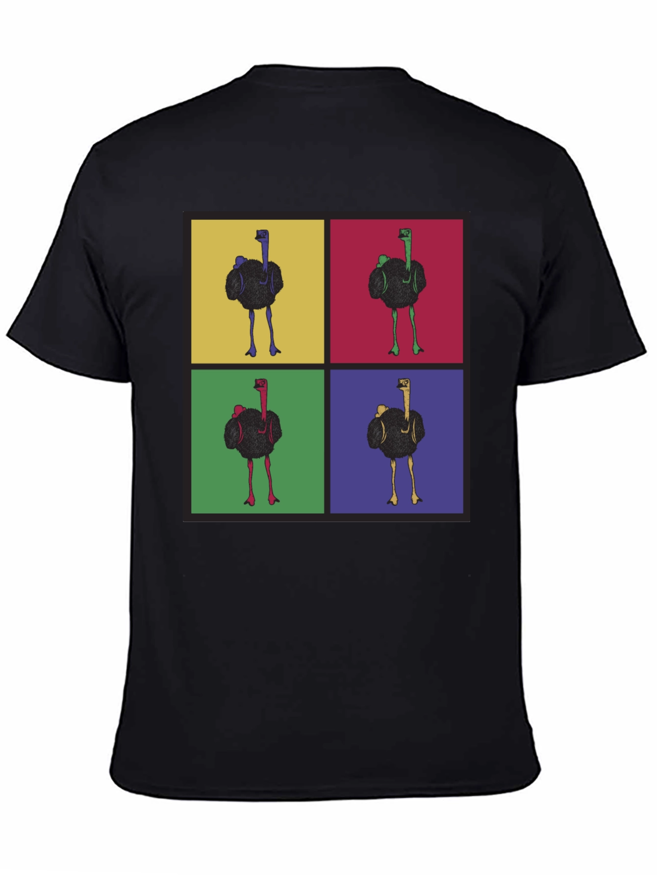 Camiseta Negra con Diseño Pop Art de Avestruces