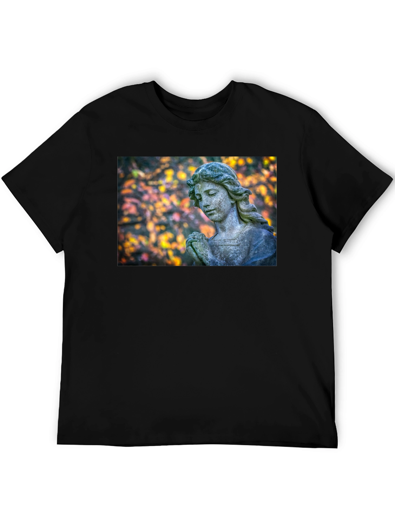 Camiseta Negra con Estatua de Ángel Praying