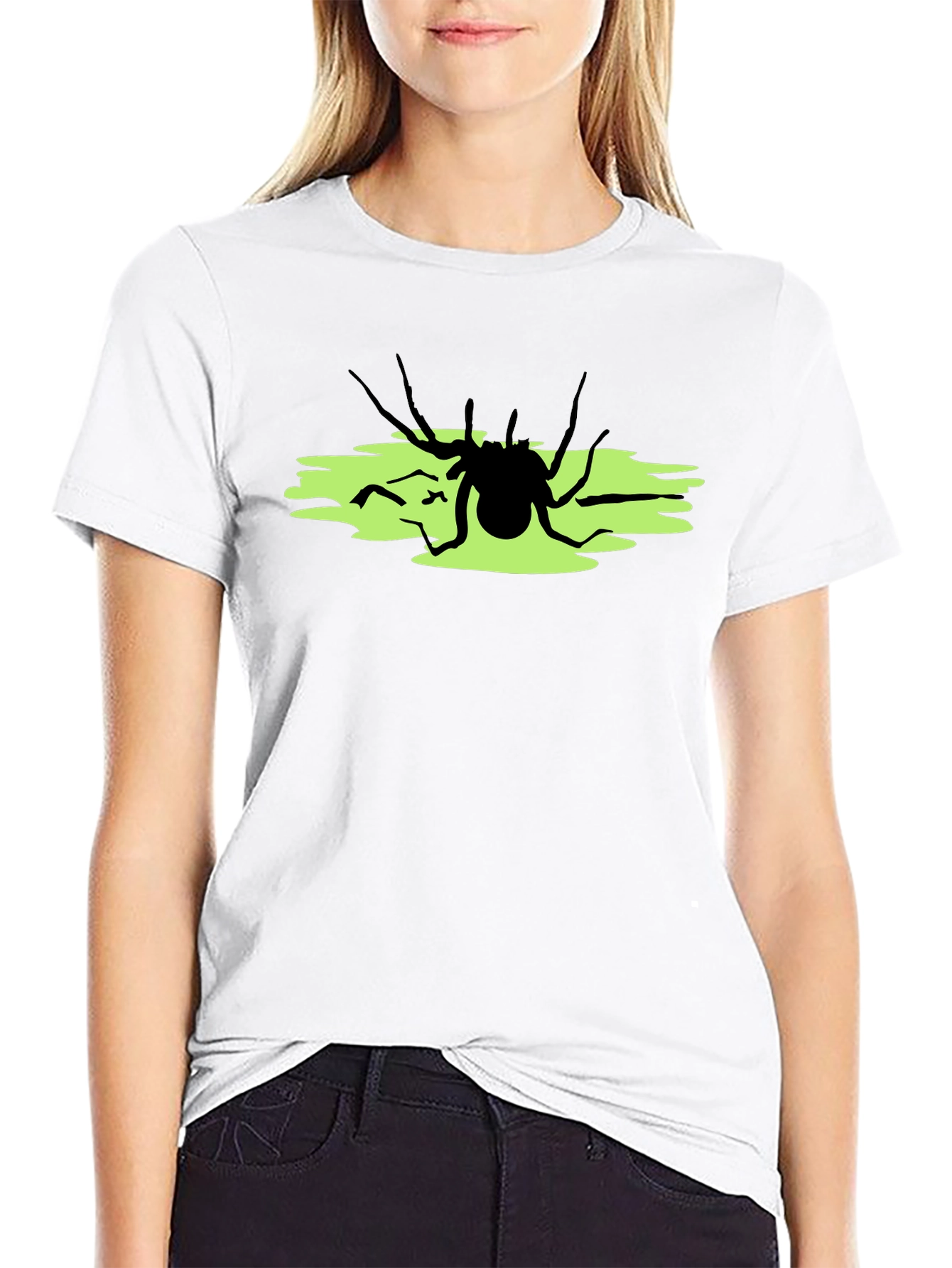 Camiseta Negra con Araña sobre Fondo Verde