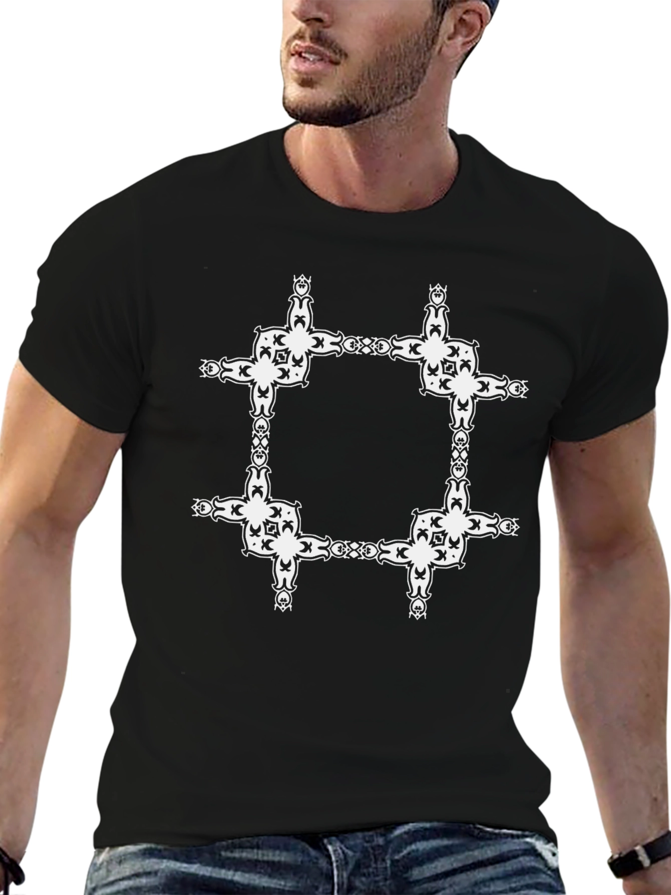 Camiseta Negra con Diseño Cuadrado Abstracto