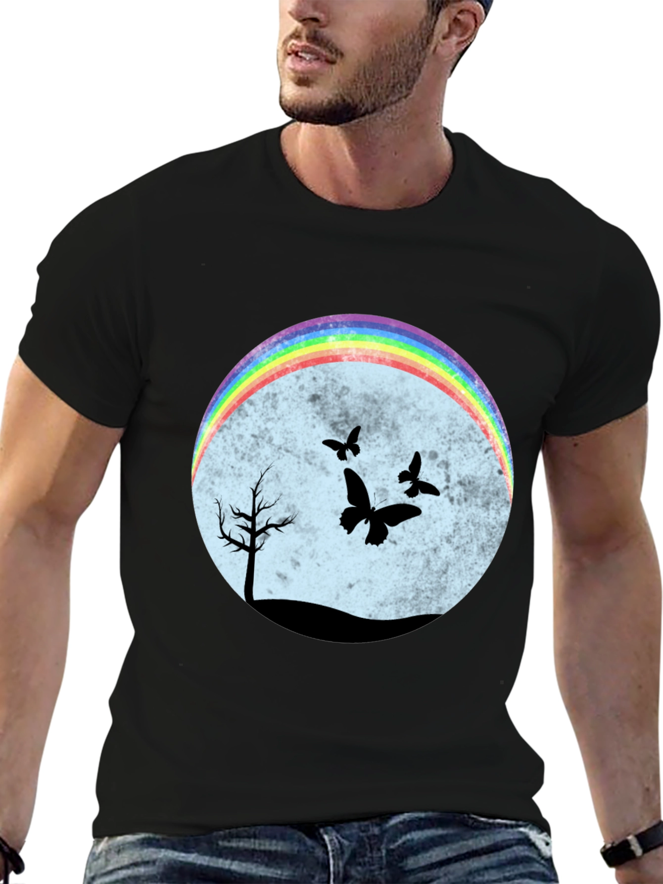 Camiseta Negra con Diseño de Arcoíris y Mariposas