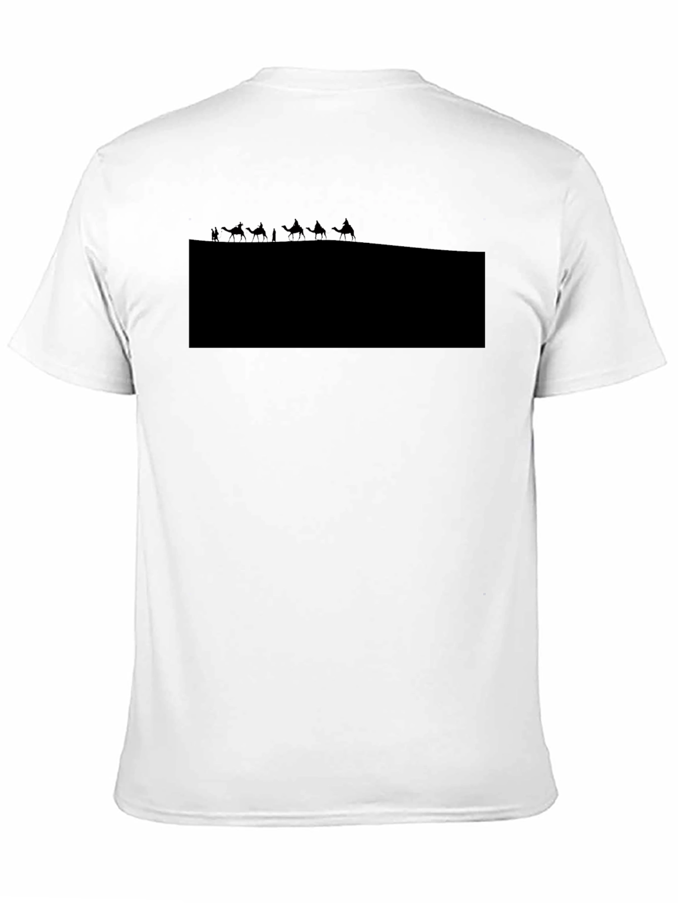 Camiseta Negra con Diseño de Caravana en el Desierto