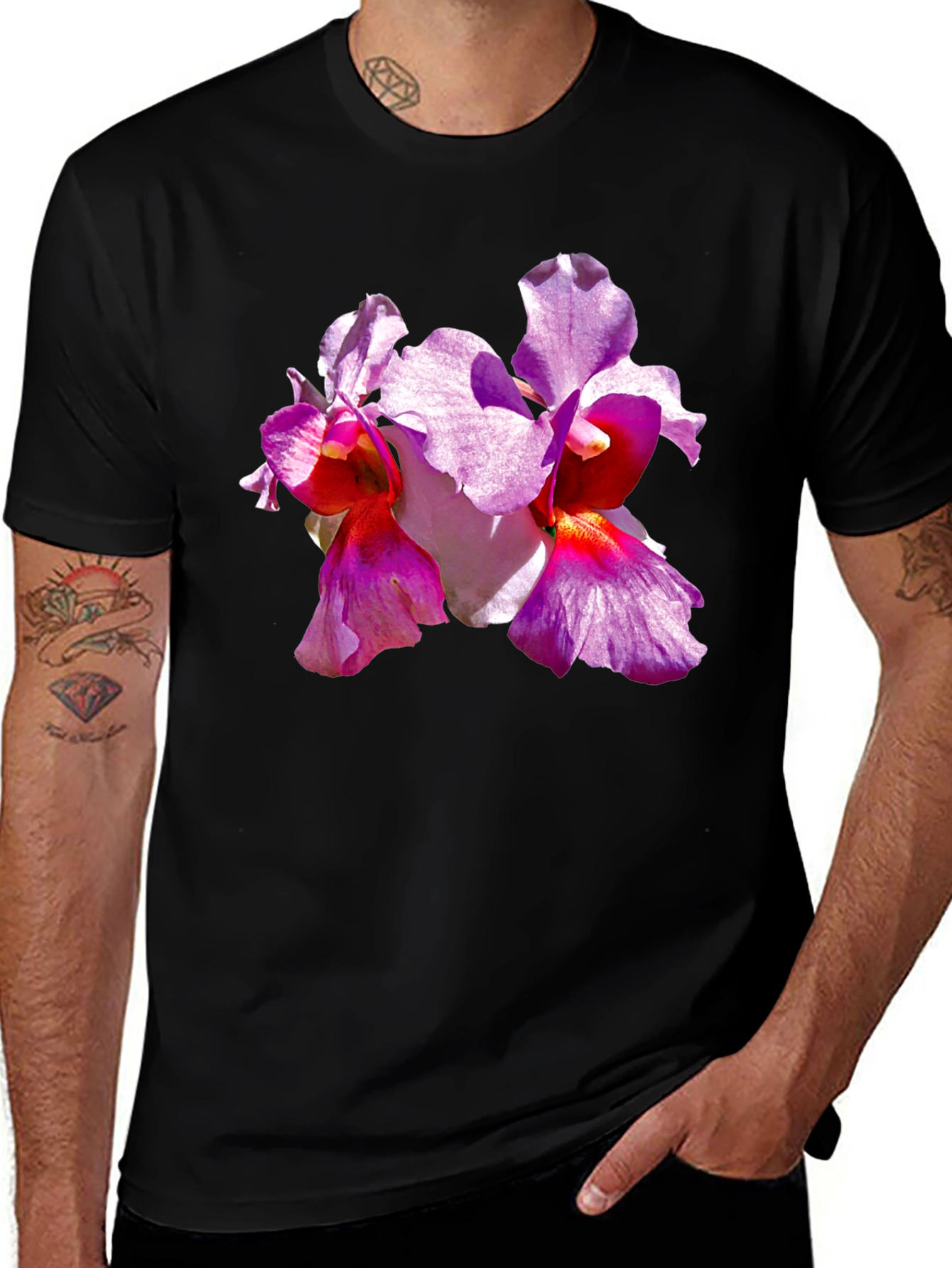 Camiseta Negra con Orquídeas