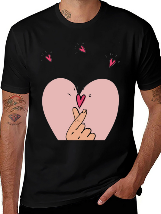 Camiseta Negra Corazón de Amor y Mano Coreana