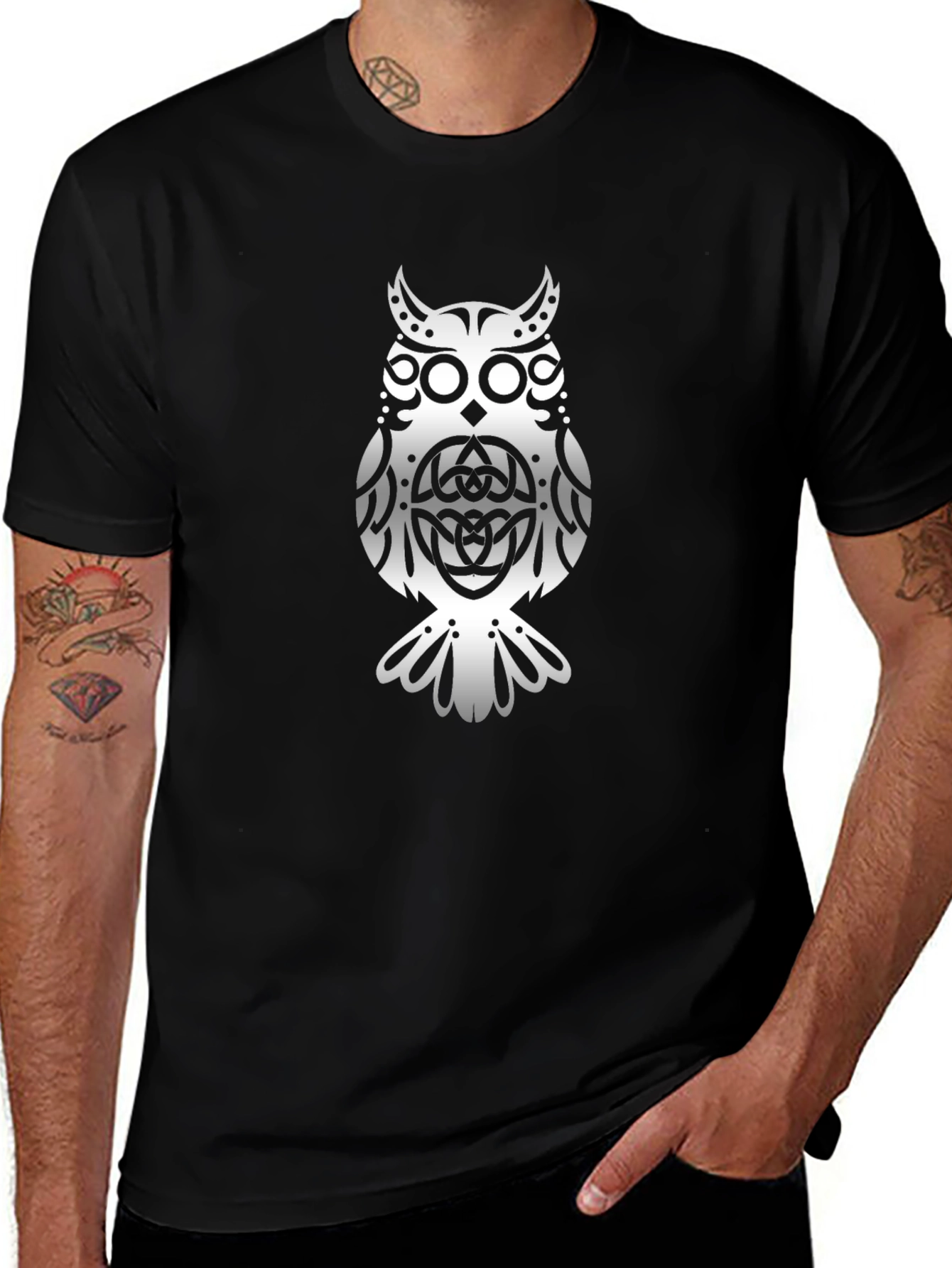 Camiseta Negra con Diseño de Búho Celta