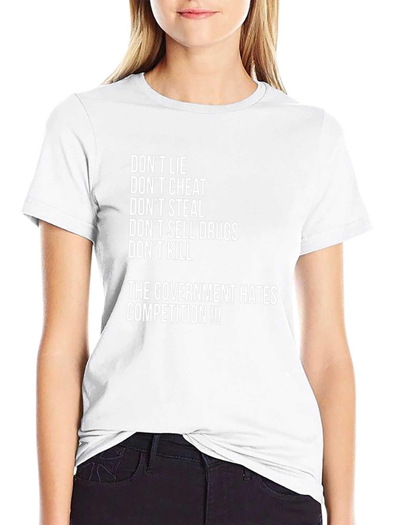 Camiseta Negra con Mensaje Anti-Sistema