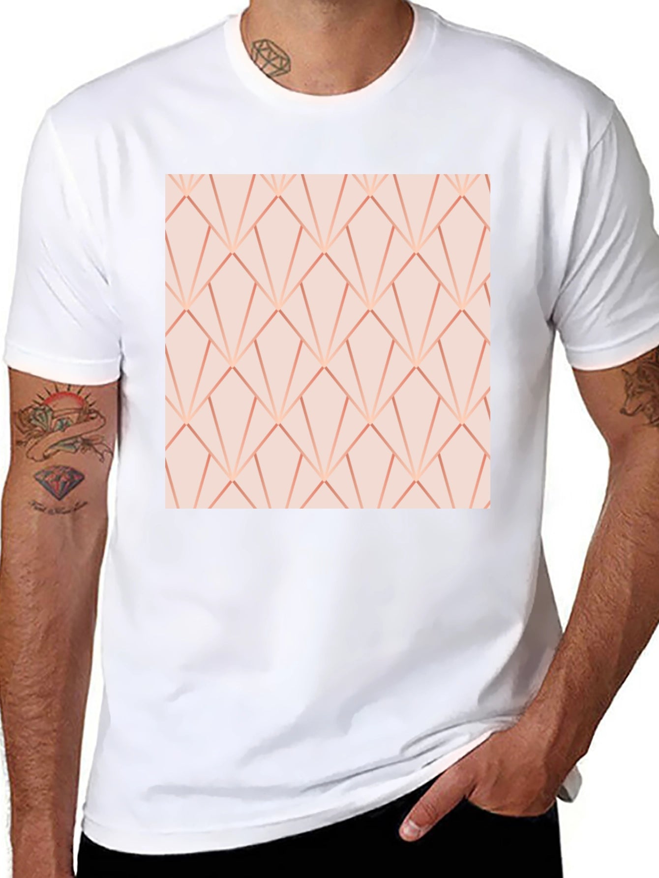 Camiseta Negra con Diseño Geométrico Rosa