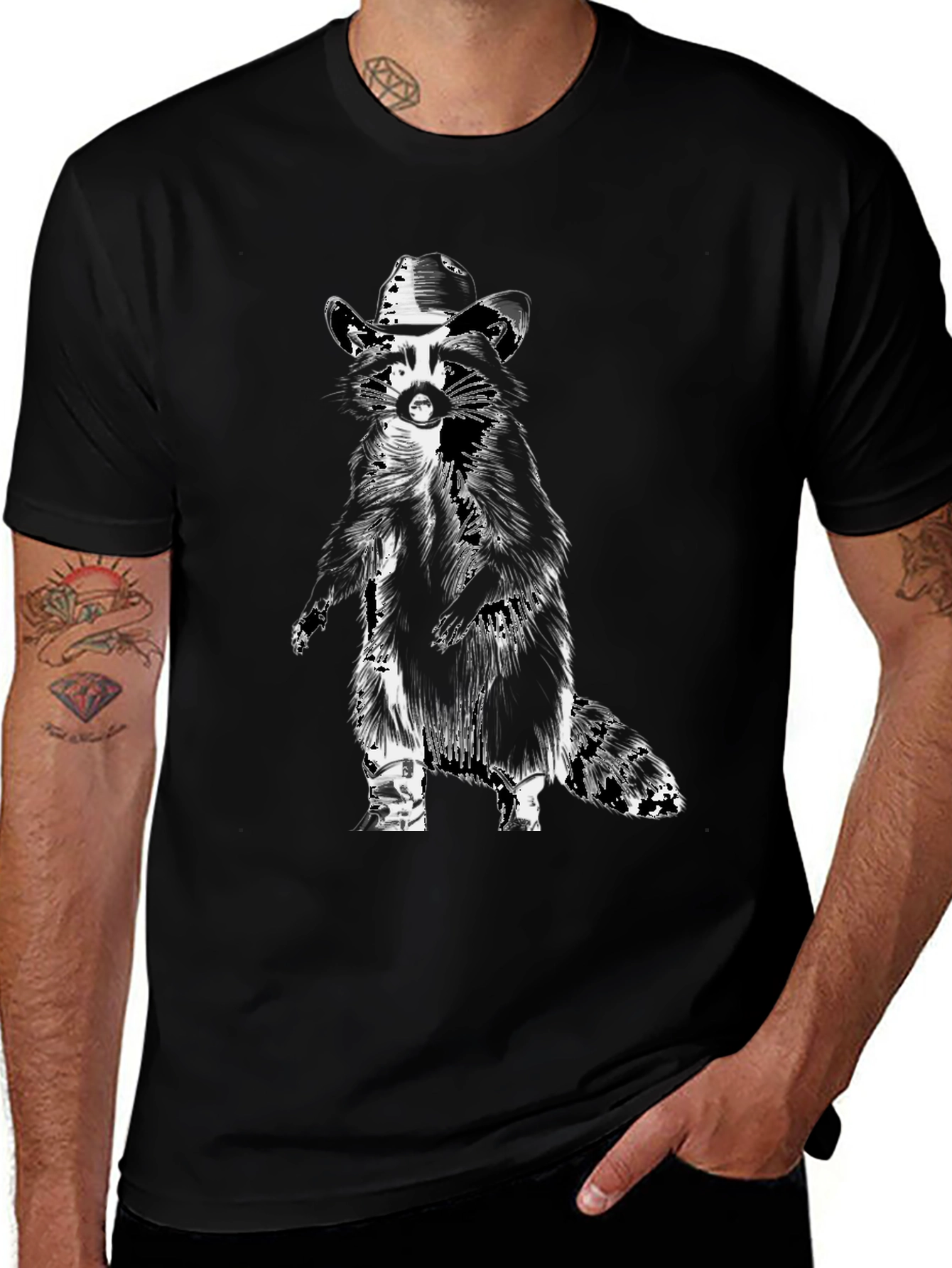 Camiseta Negra con Diseño de Mapache Vaquero