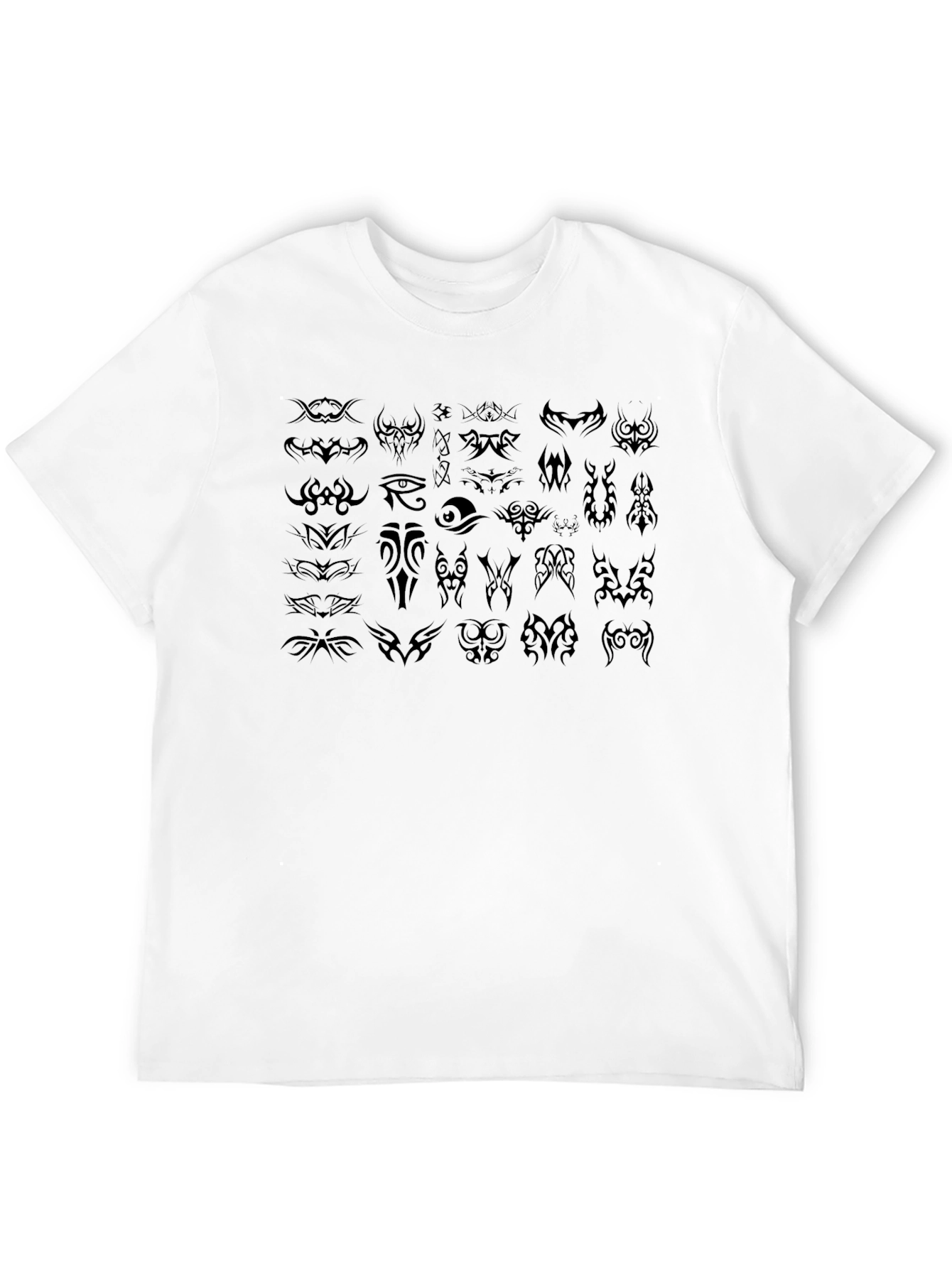 Camiseta Negra con Diseños de Tatuajes Tribales
