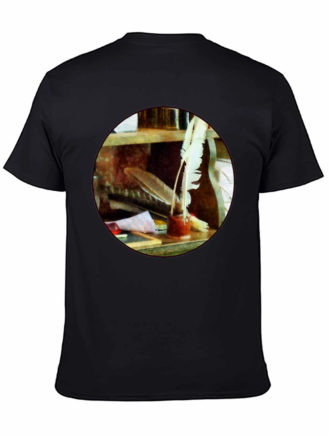Camiseta Negra Escritor con Plumas