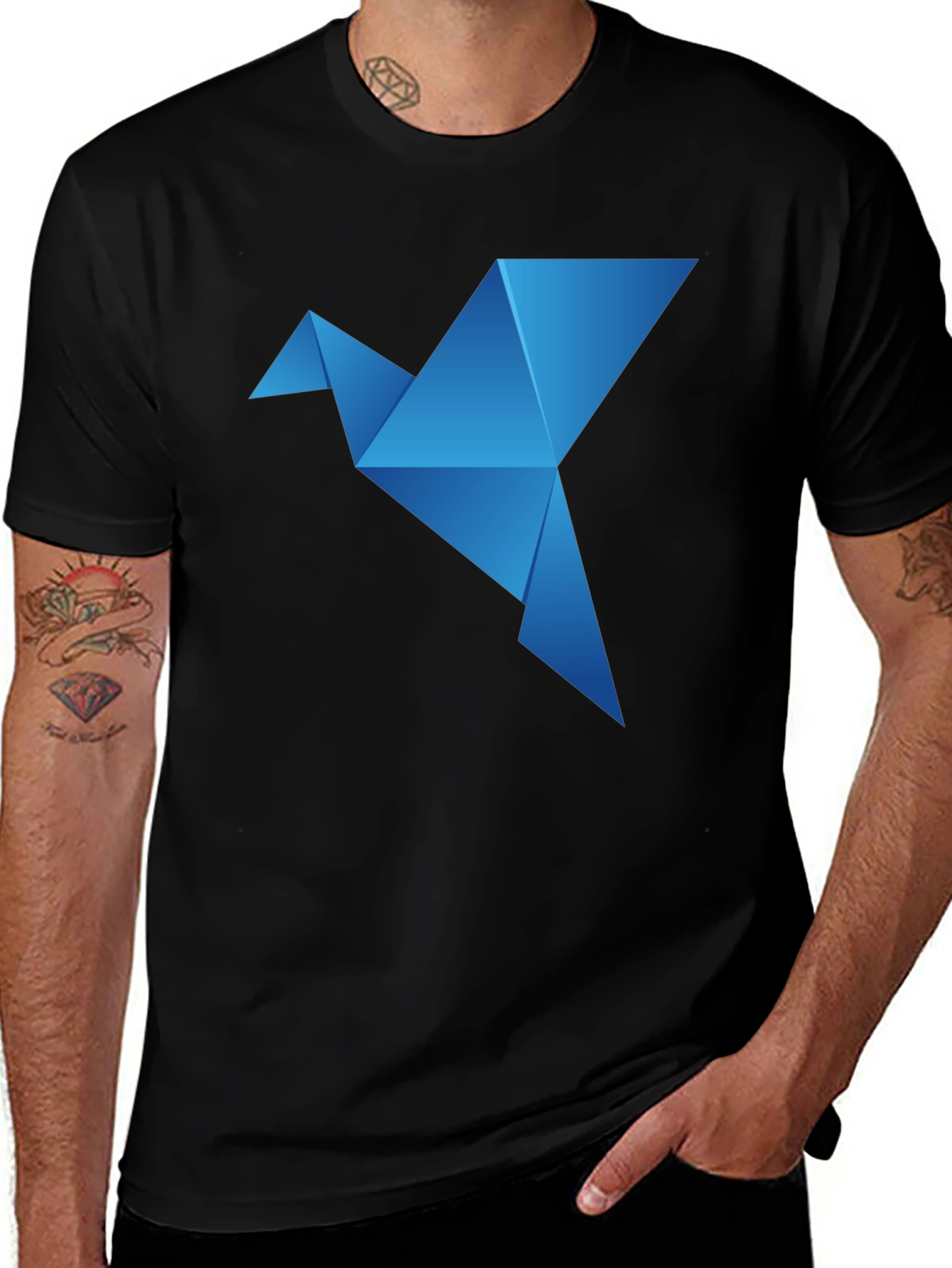 Camiseta Negra con Diseño de Pájaro Origami Azul