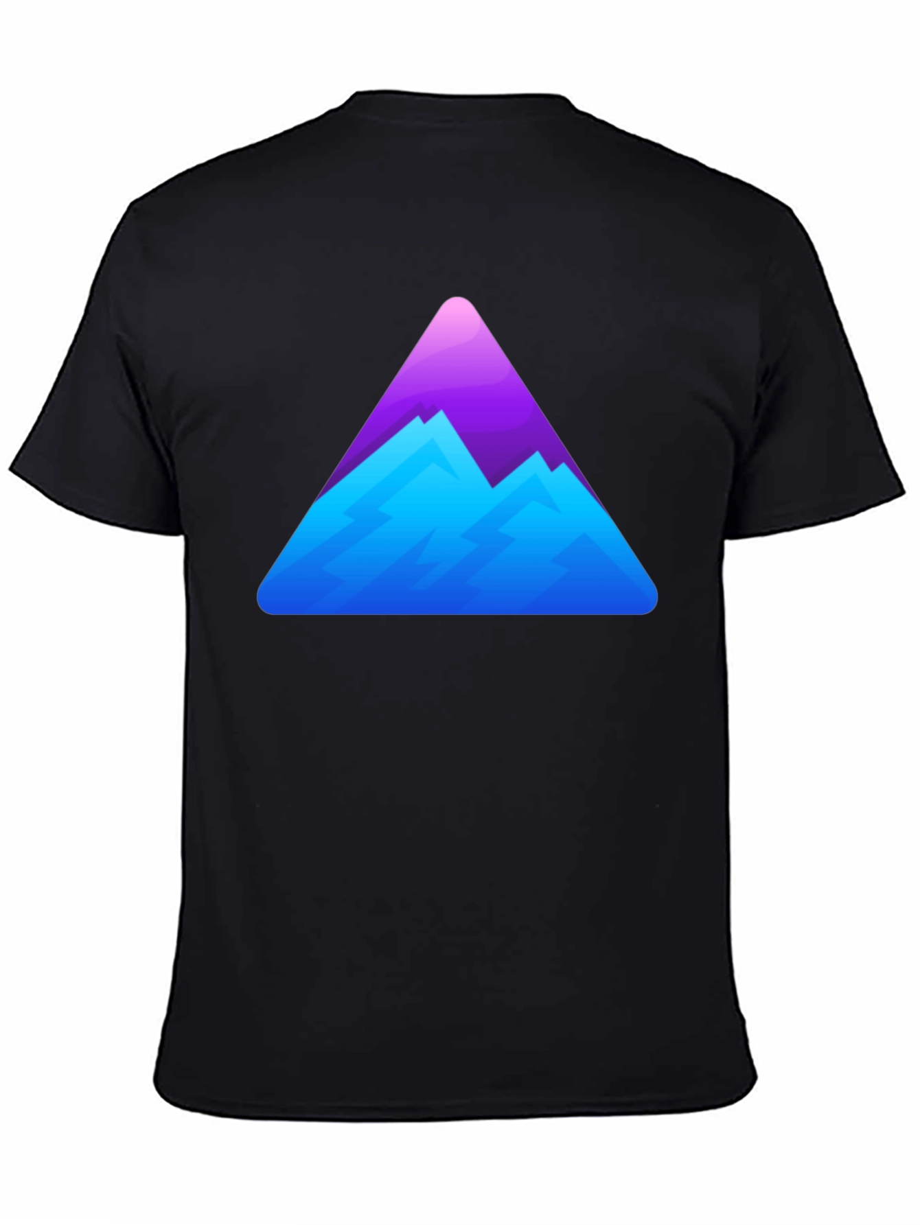 Camiseta Negra con Diseño de Montaña Abstracta