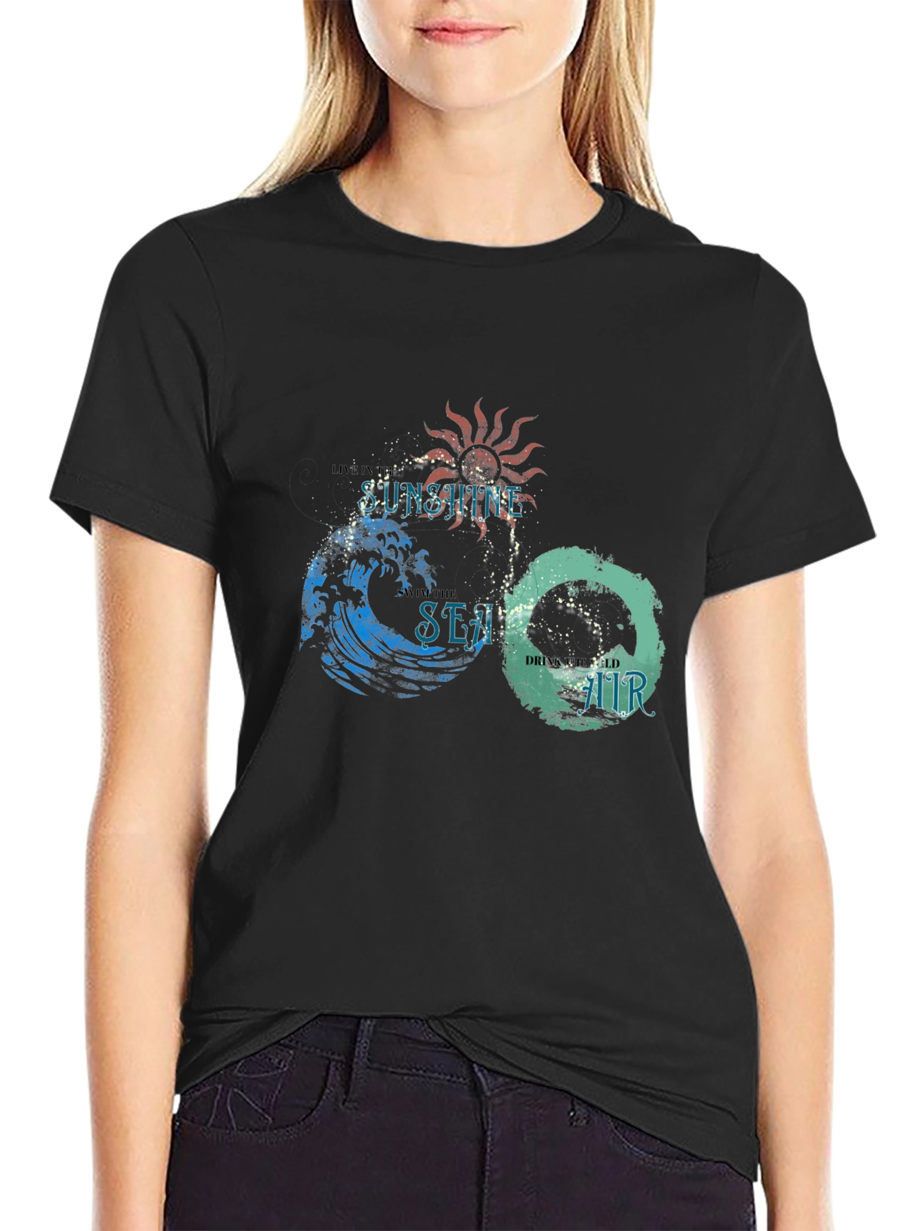 Camiseta Negra con Diseño Sol Mar y Aire