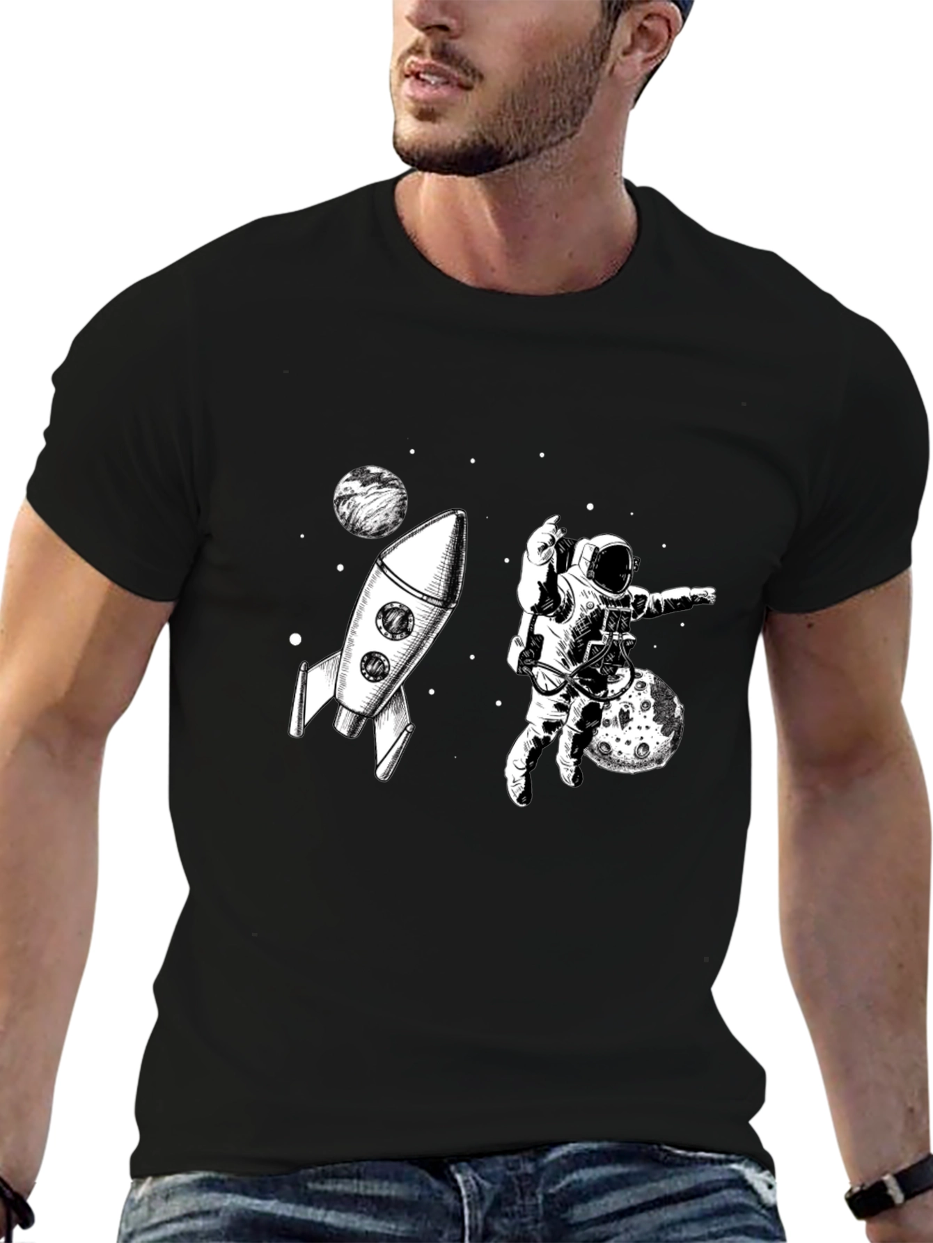 Camiseta Negra con Diseño Espacial