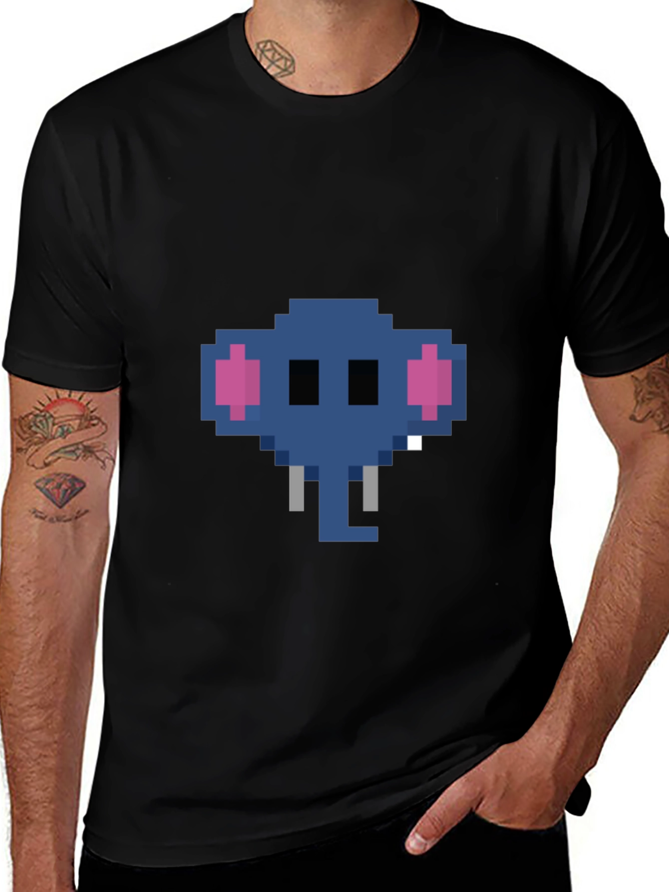 Camiseta Negra con Elefante Pixelado