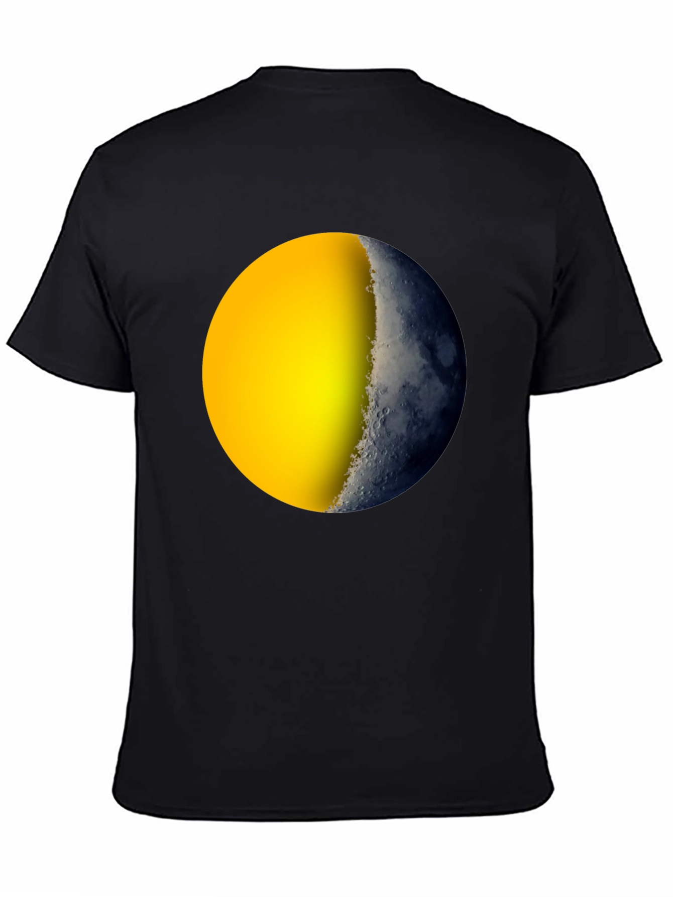 Camiseta Negra con Diseño de Sol y Luna
