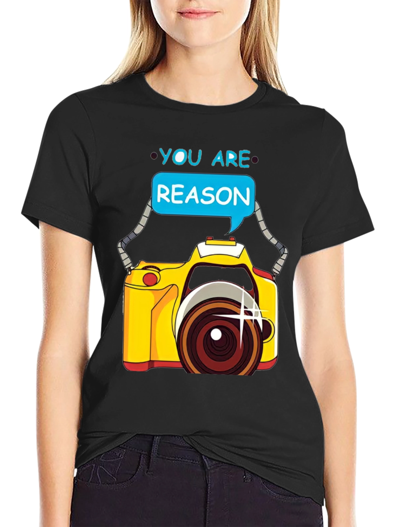 Camiseta Negra con Diseño de Cámara You are Reason