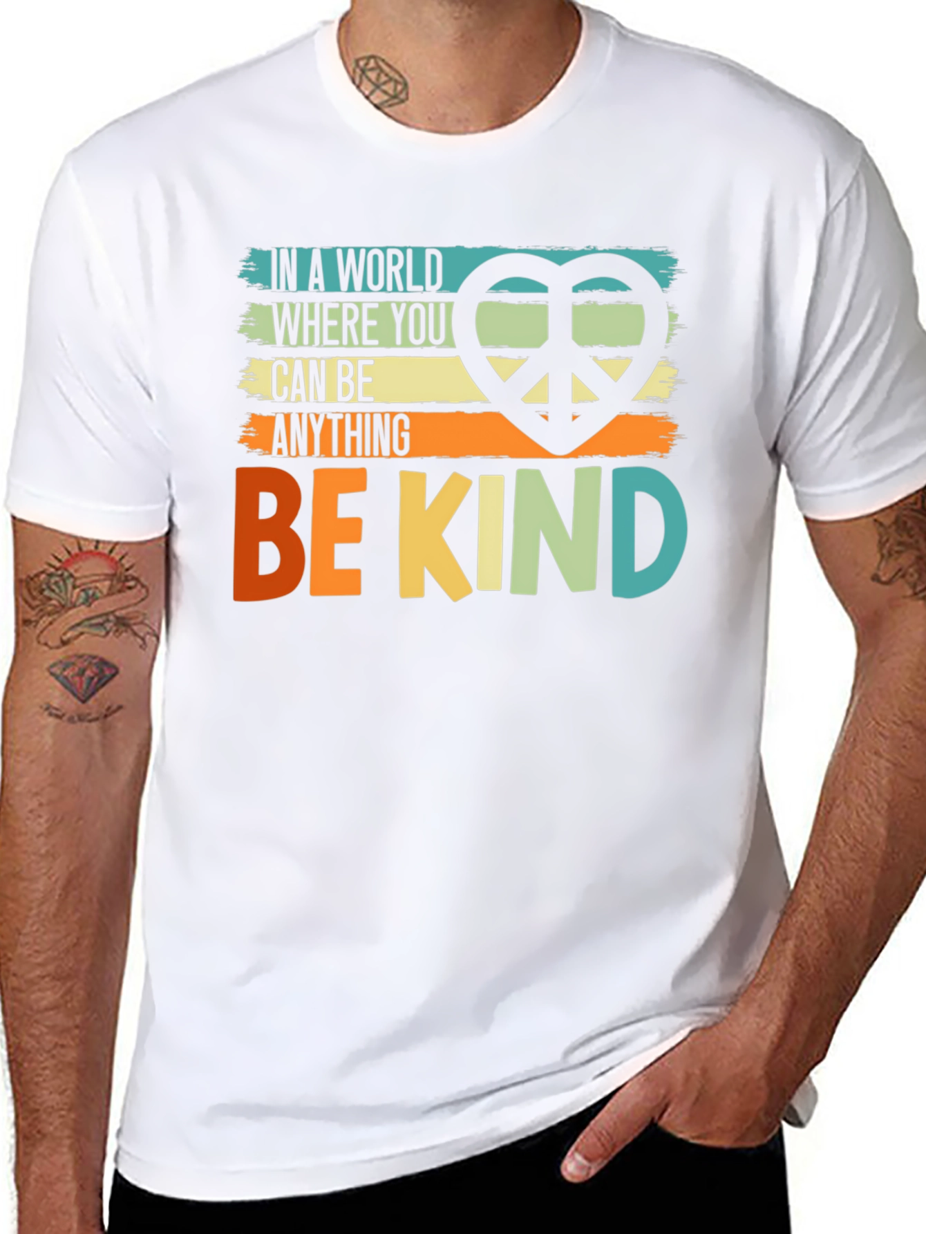 Camiseta Negra Sé Amable con Diseño Retro