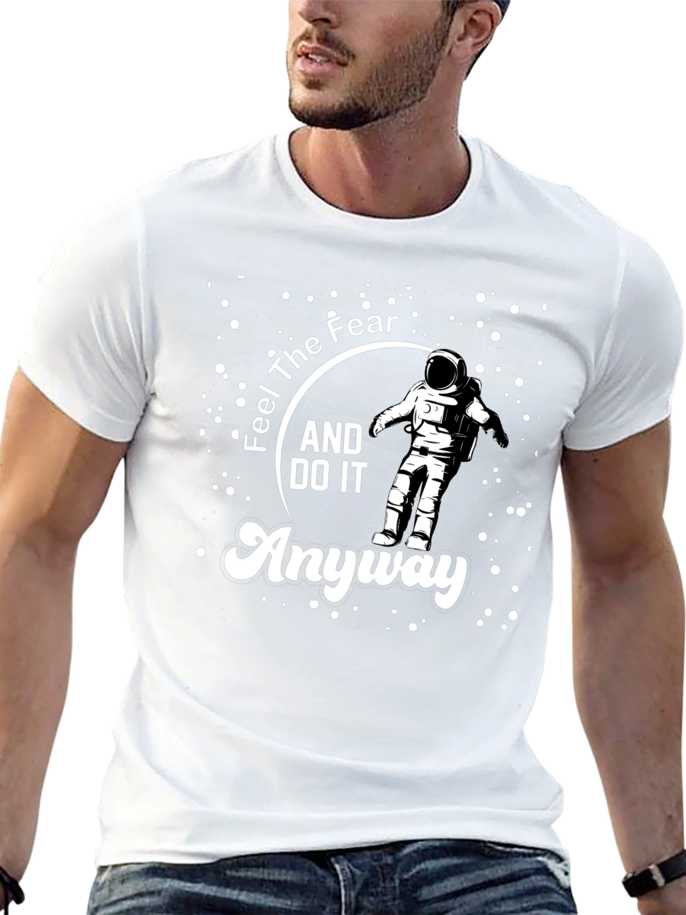 Camiseta Negra Astronauta: Siente el Miedo y Hazlo