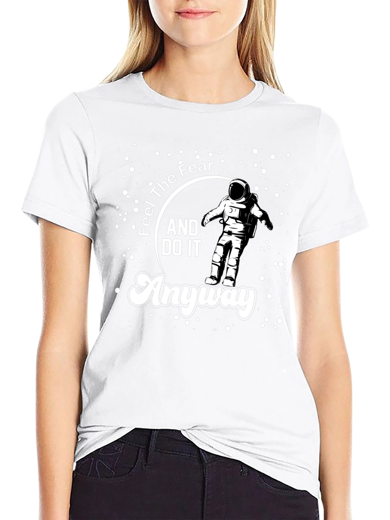Camiseta Negra Astronauta: Siente el Miedo y Hazlo