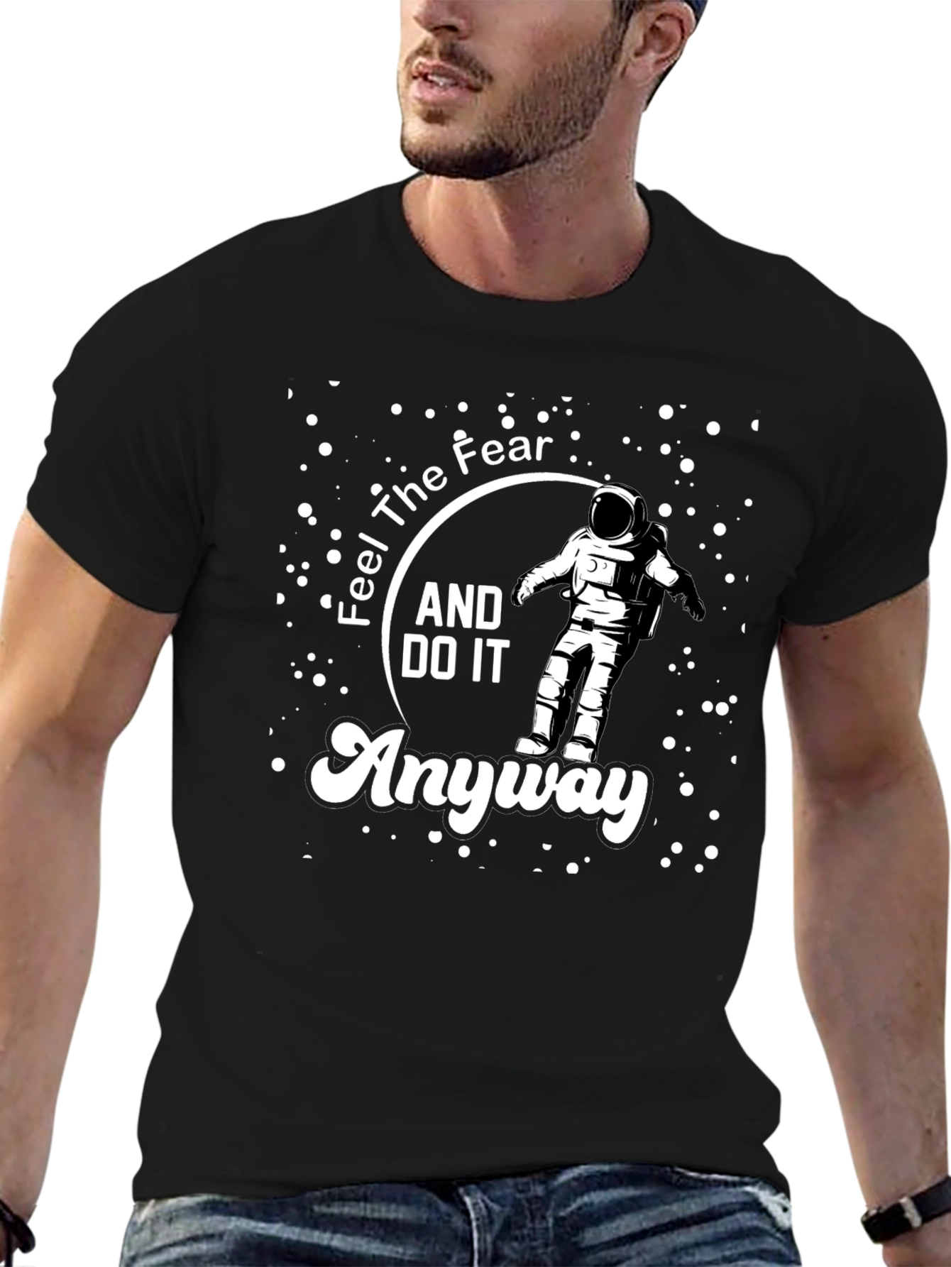 Camiseta Negra Astronauta: Siente el Miedo y Hazlo