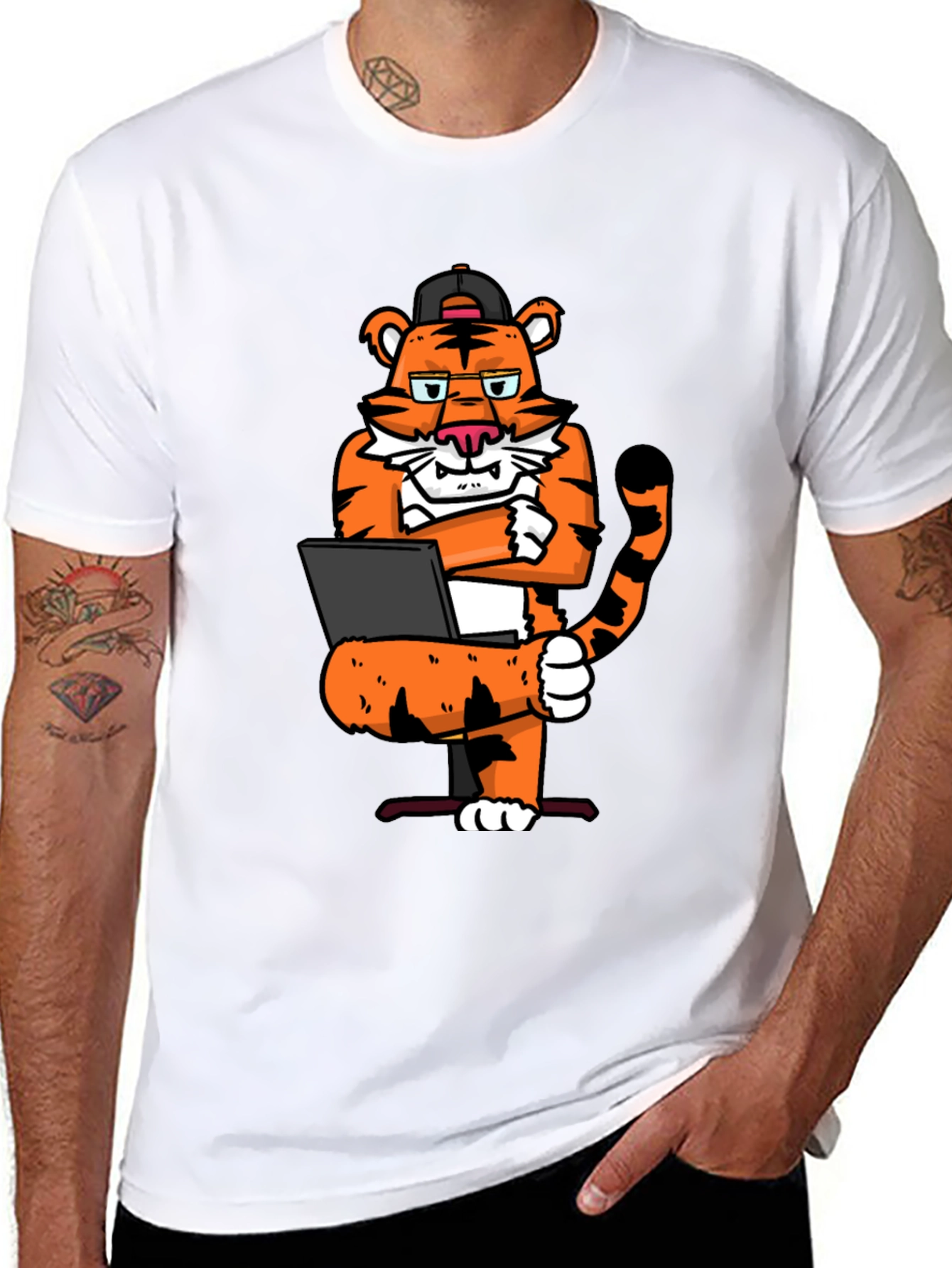 Camiseta Negra con Tigre Programador