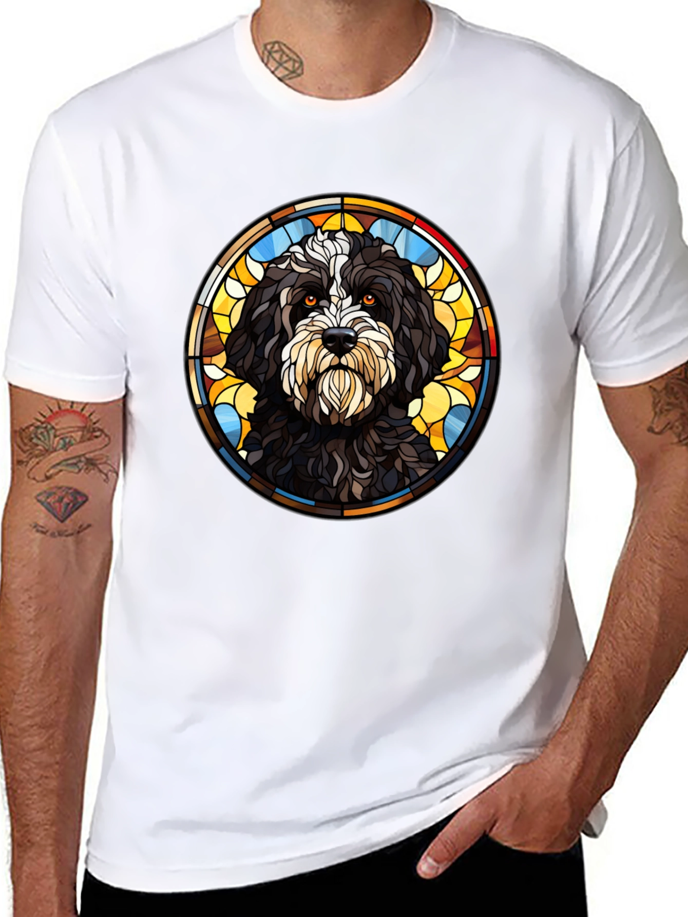 Camiseta Negra con Diseño de Perro Vitral
