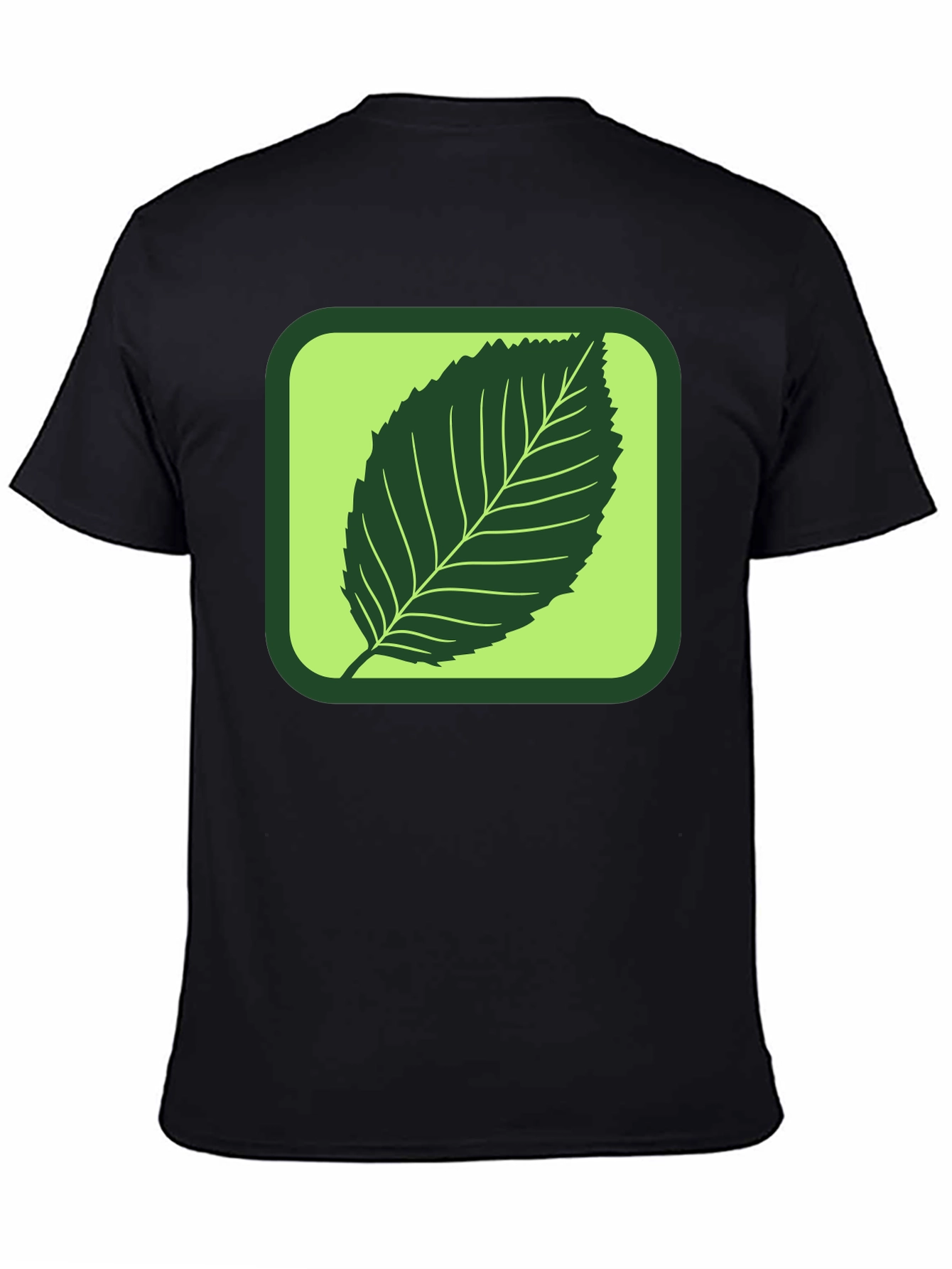 Camiseta Negra con Diseño de Hoja Verde