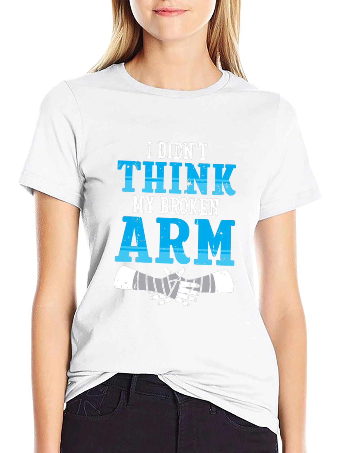 Camiseta Negra Brazo Roto Humorística