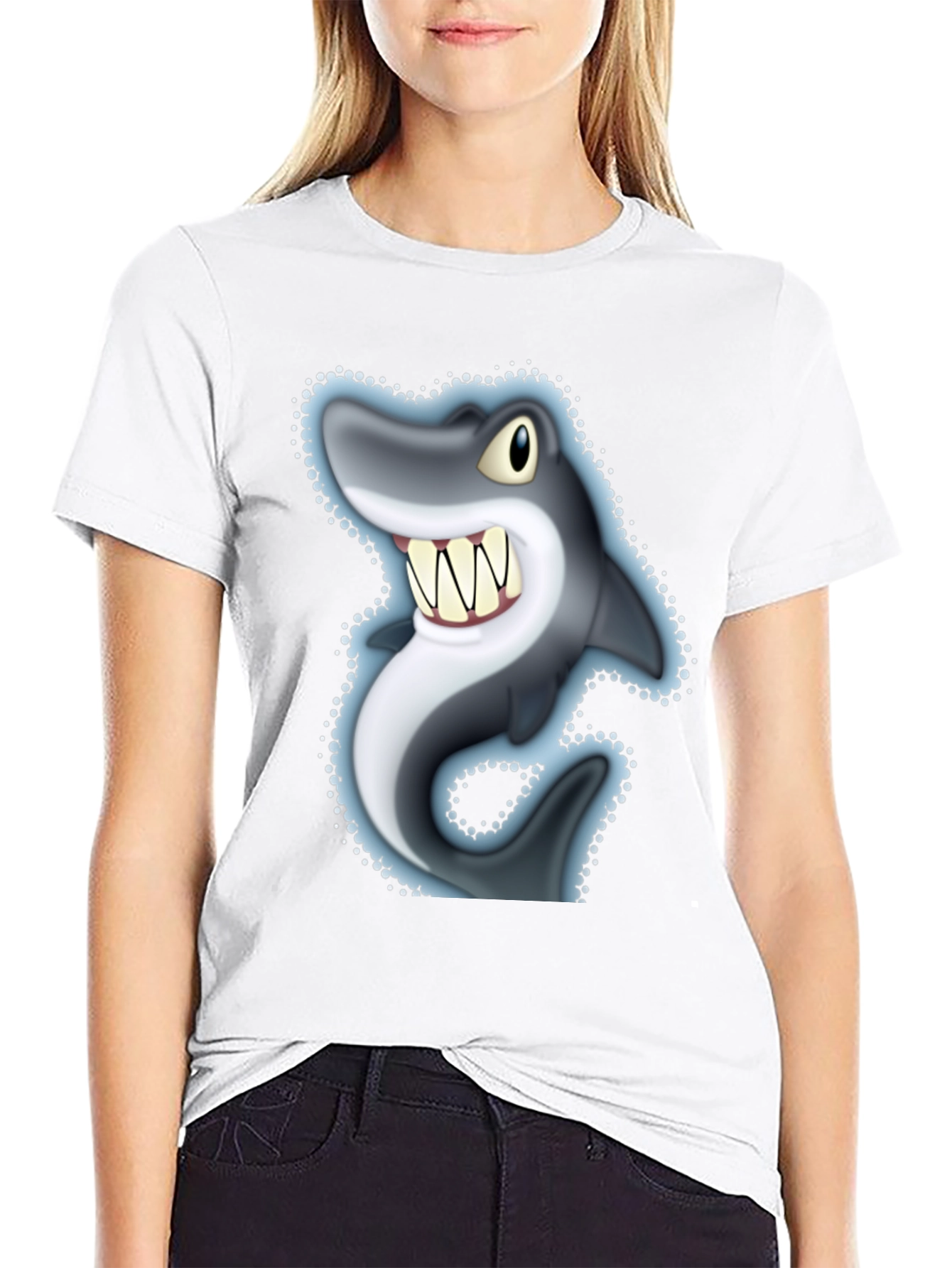 Camiseta Negra con Tiburón Caricatura