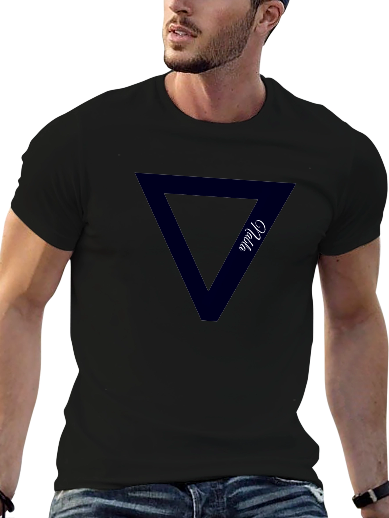 Camiseta Negra con Diseño Triangular Nabla