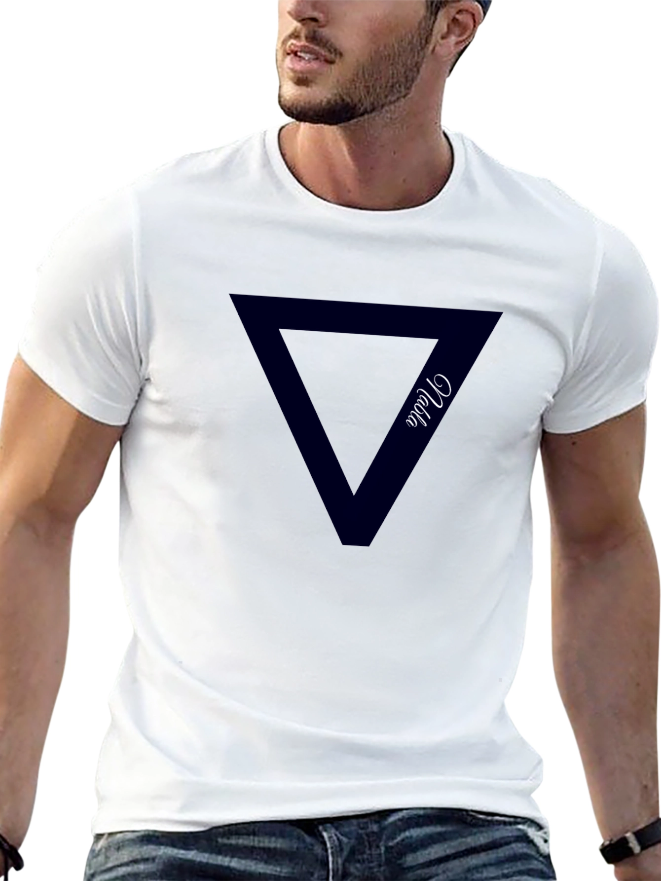 Camiseta Negra con Diseño Triangular Nabla