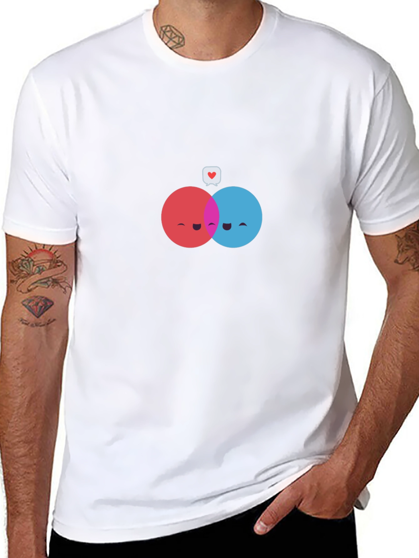 Camiseta Negra con Diseño de Círculos Enamorados