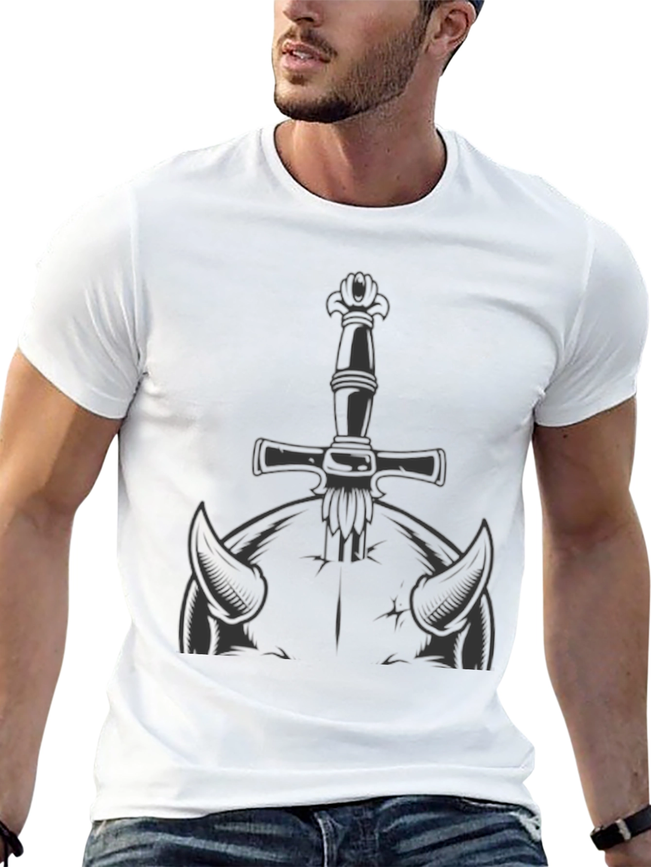 Camiseta Negra con Diseño de Espada y Cuernos