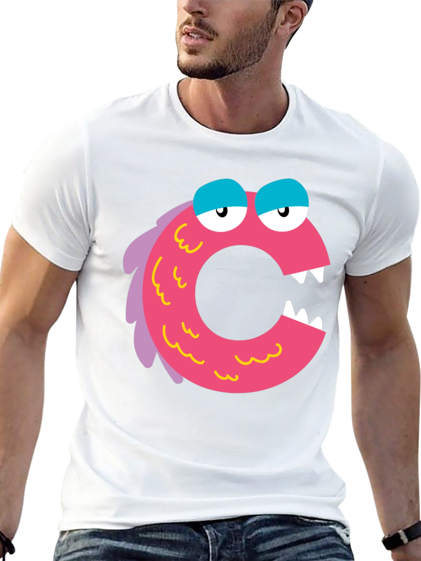 Camiseta Negra con Diseño de Monstruo Letra C Rosa