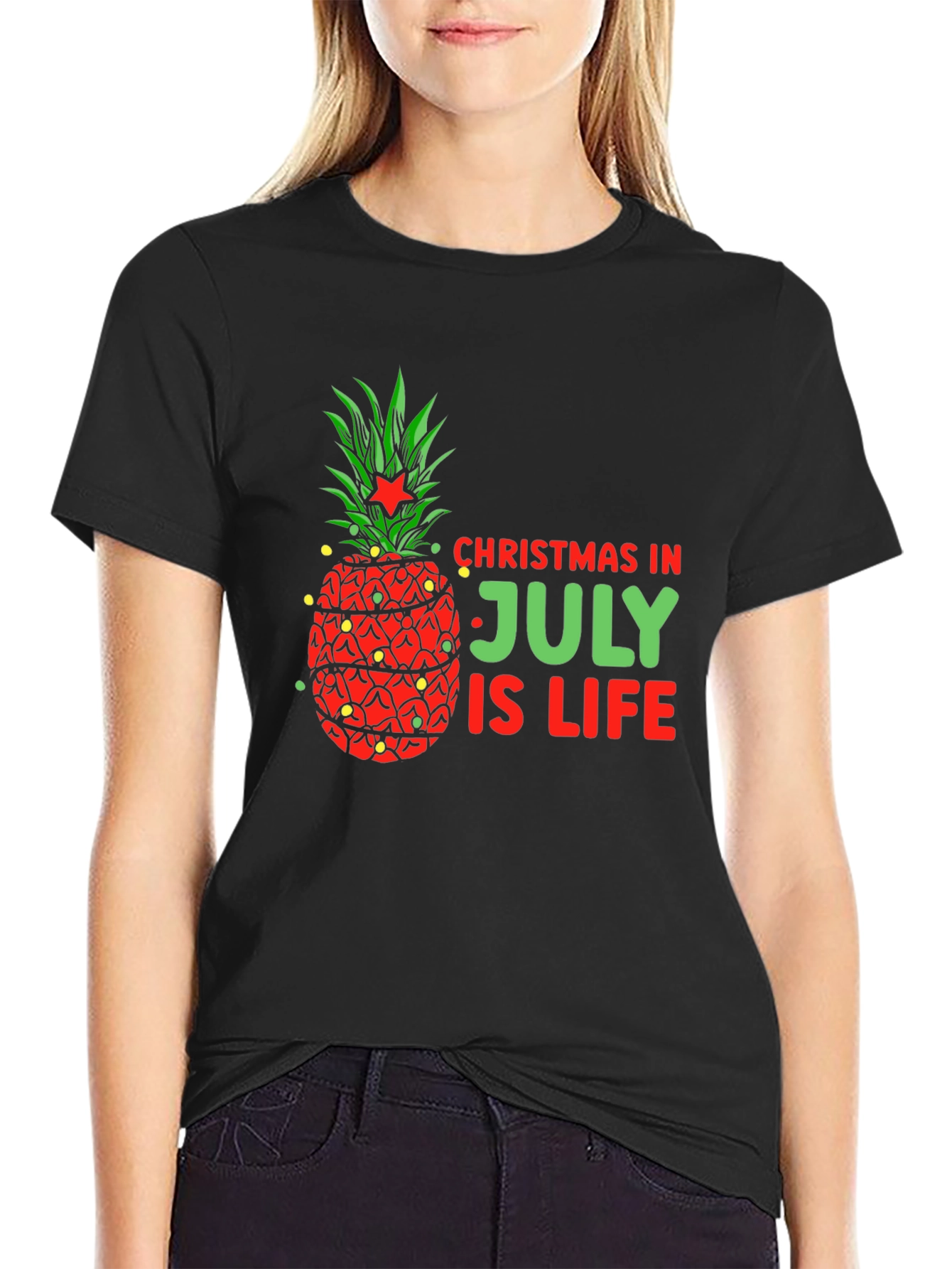 Camiseta Negra Navideña con Piña en Julio