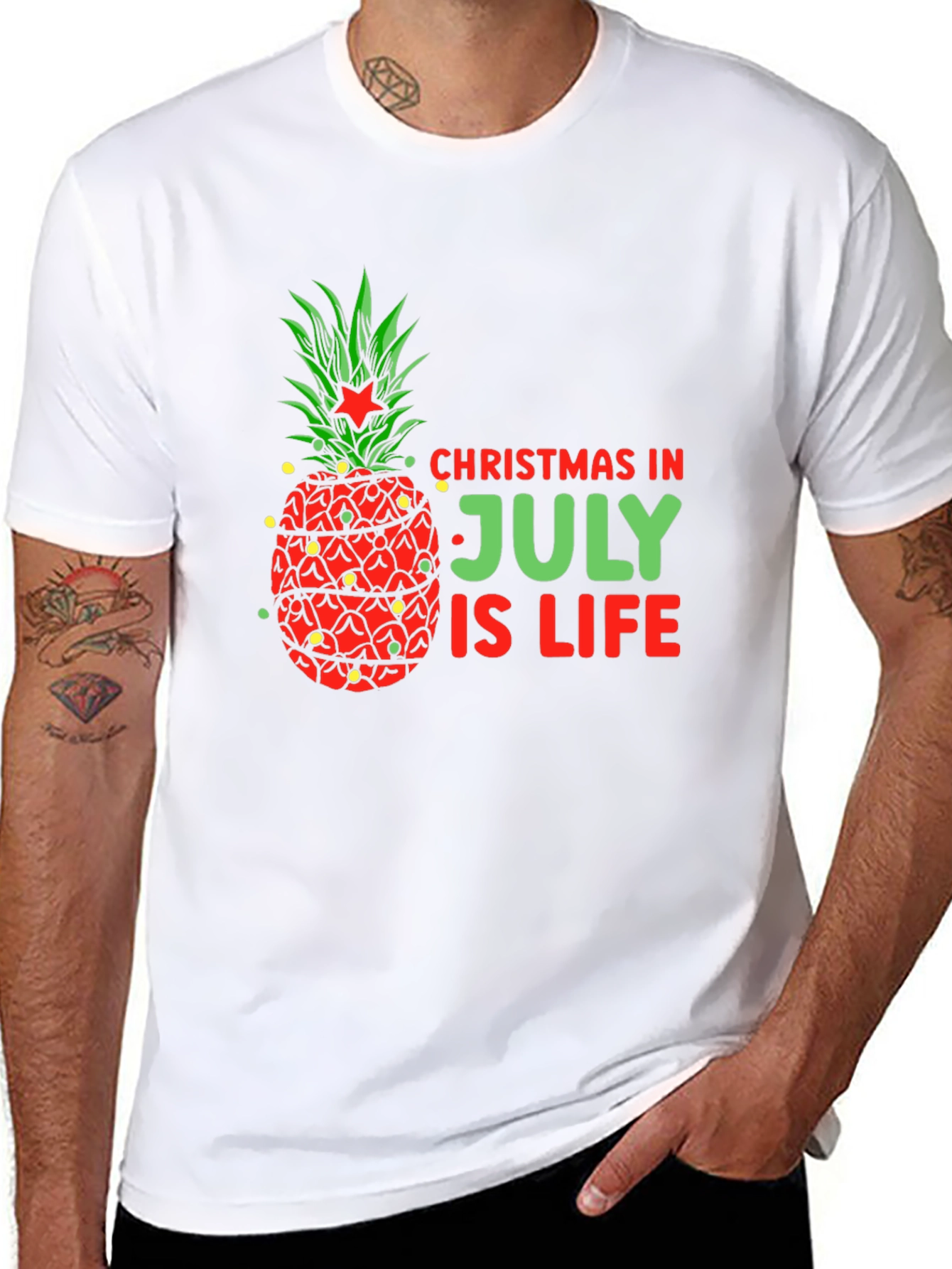 Camiseta Negra Navideña con Piña en Julio