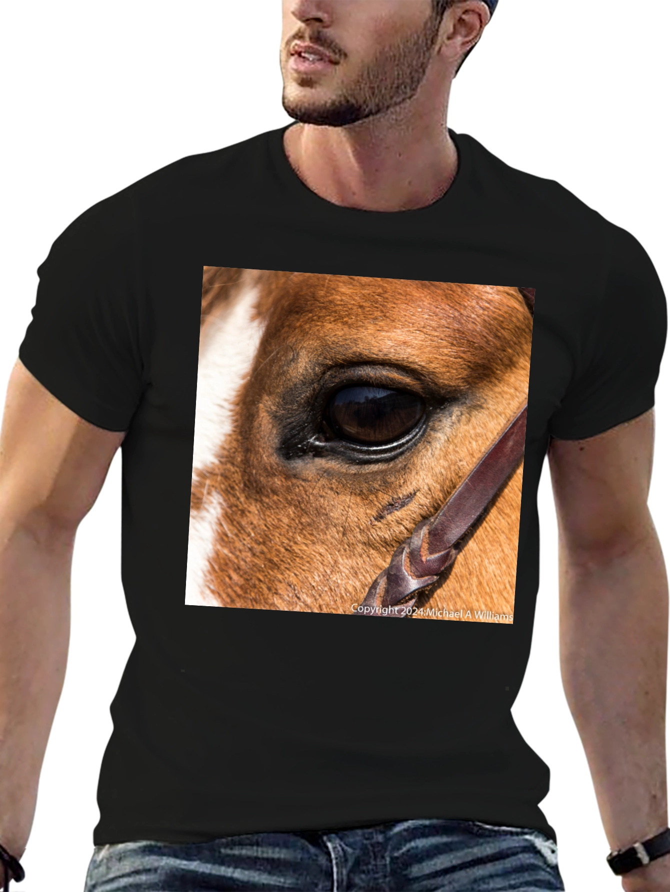 Camiseta Negra con Diseño Ojo de Caballo