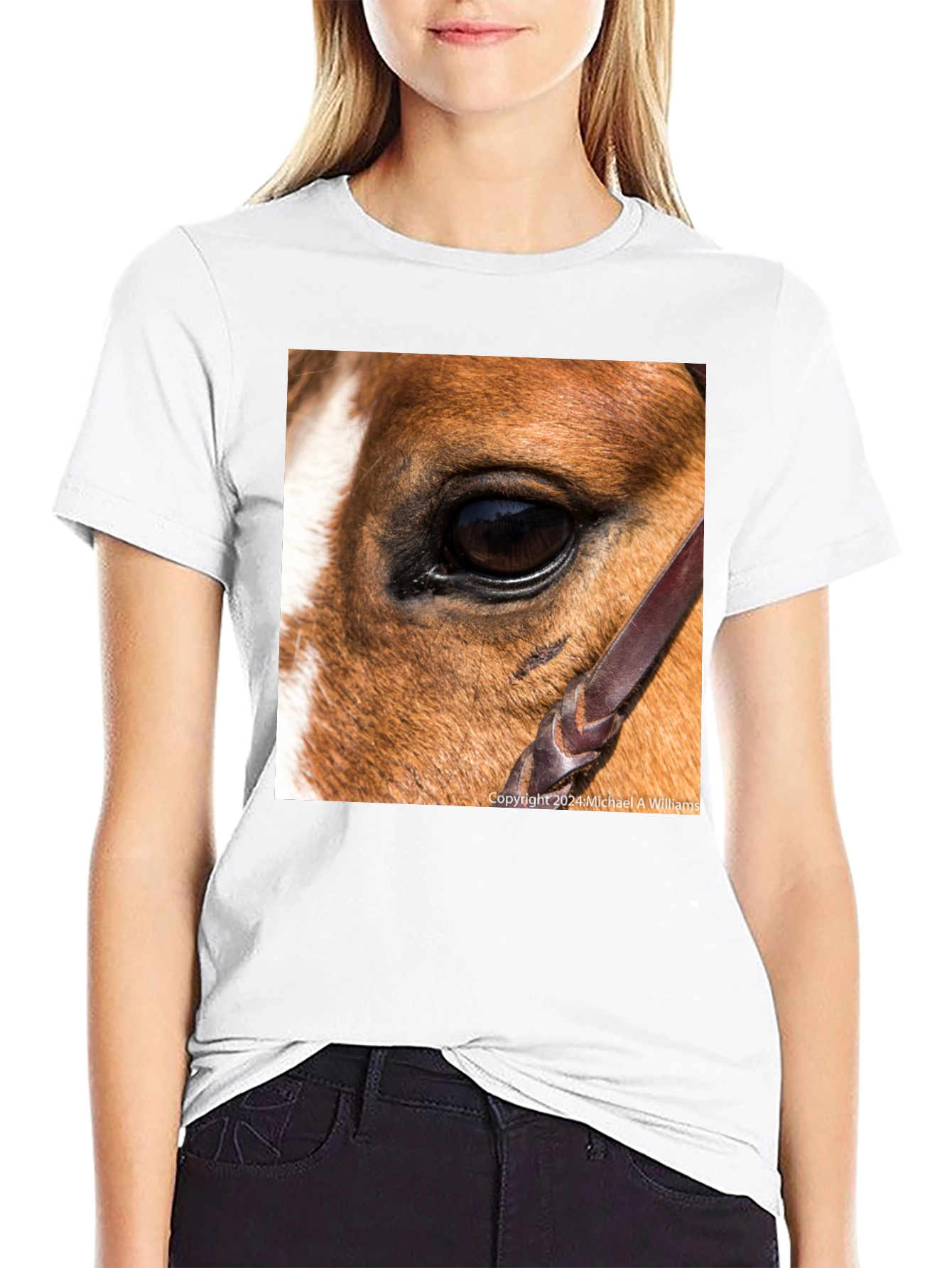 Camiseta Negra con Diseño Ojo de Caballo
