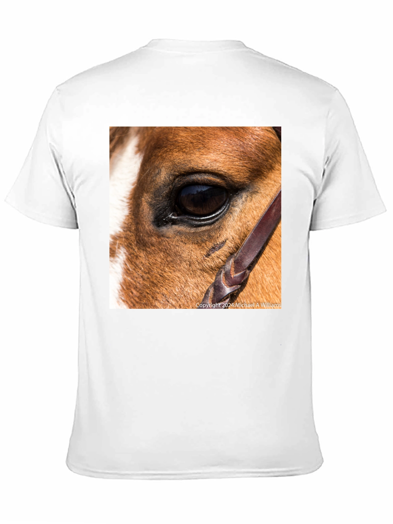 Camiseta Negra con Diseño Ojo de Caballo