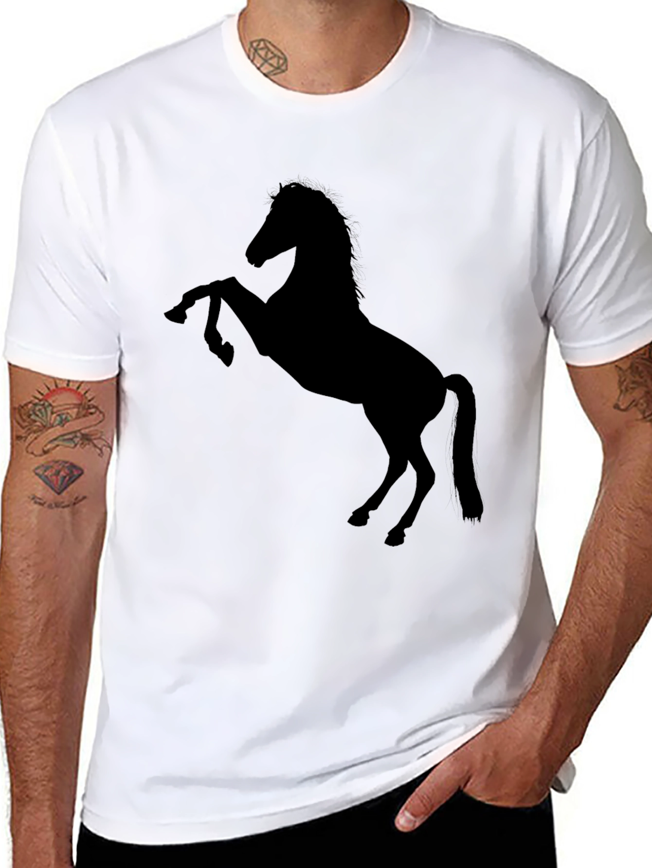 Camiseta Negra con Diseño de Caballo Salvaje