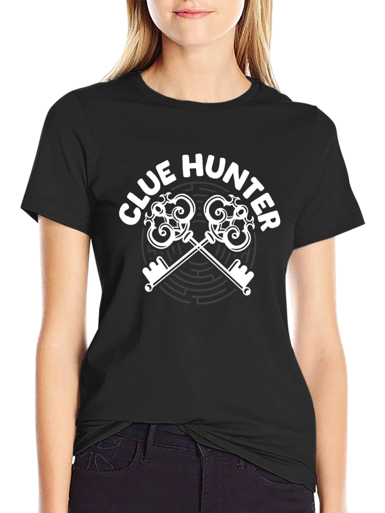 Camiseta Negra Clue Hunter con Diseño de Llaves