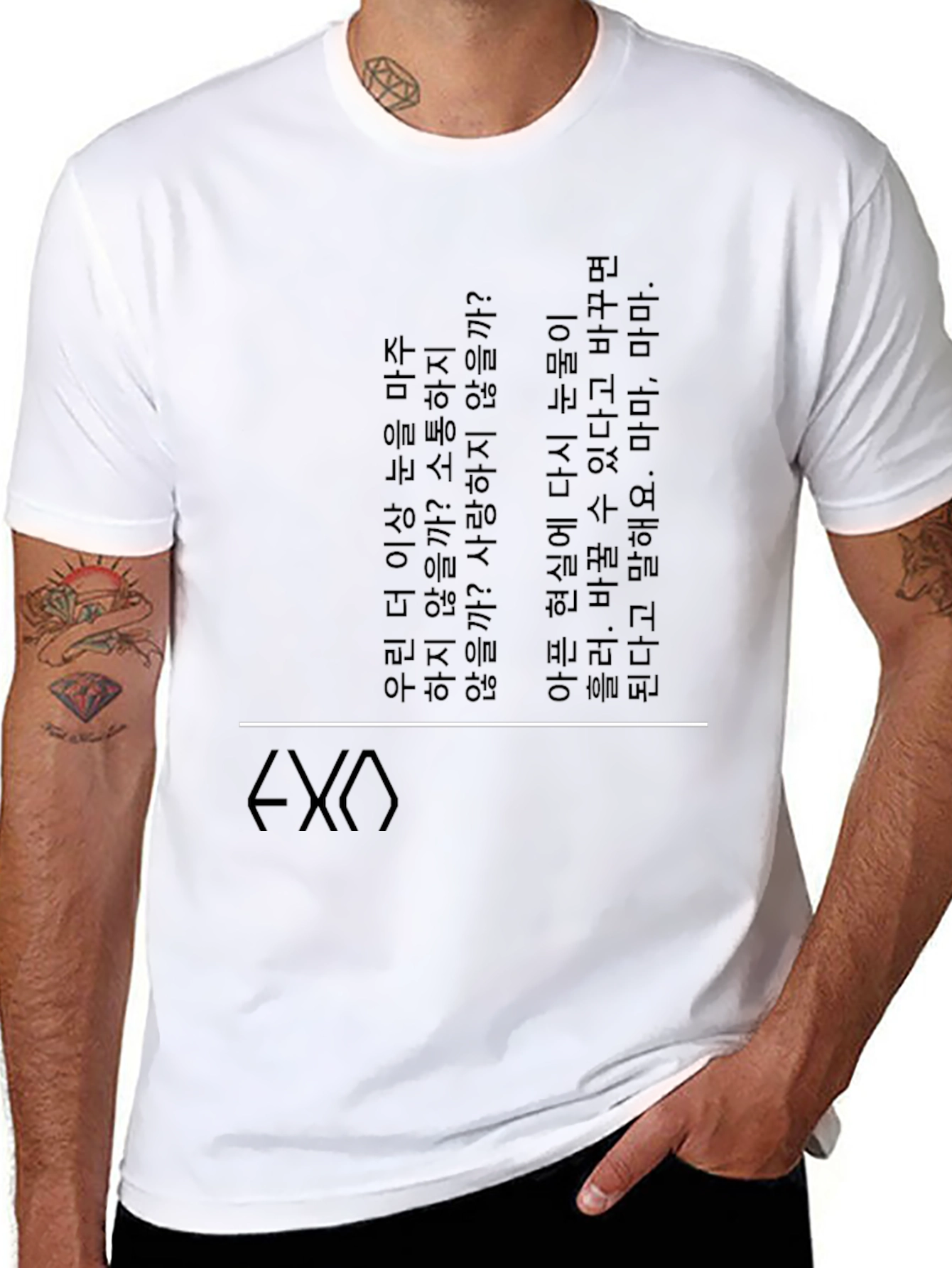 Camiseta Negra Estampada EXO Letras Coreanas