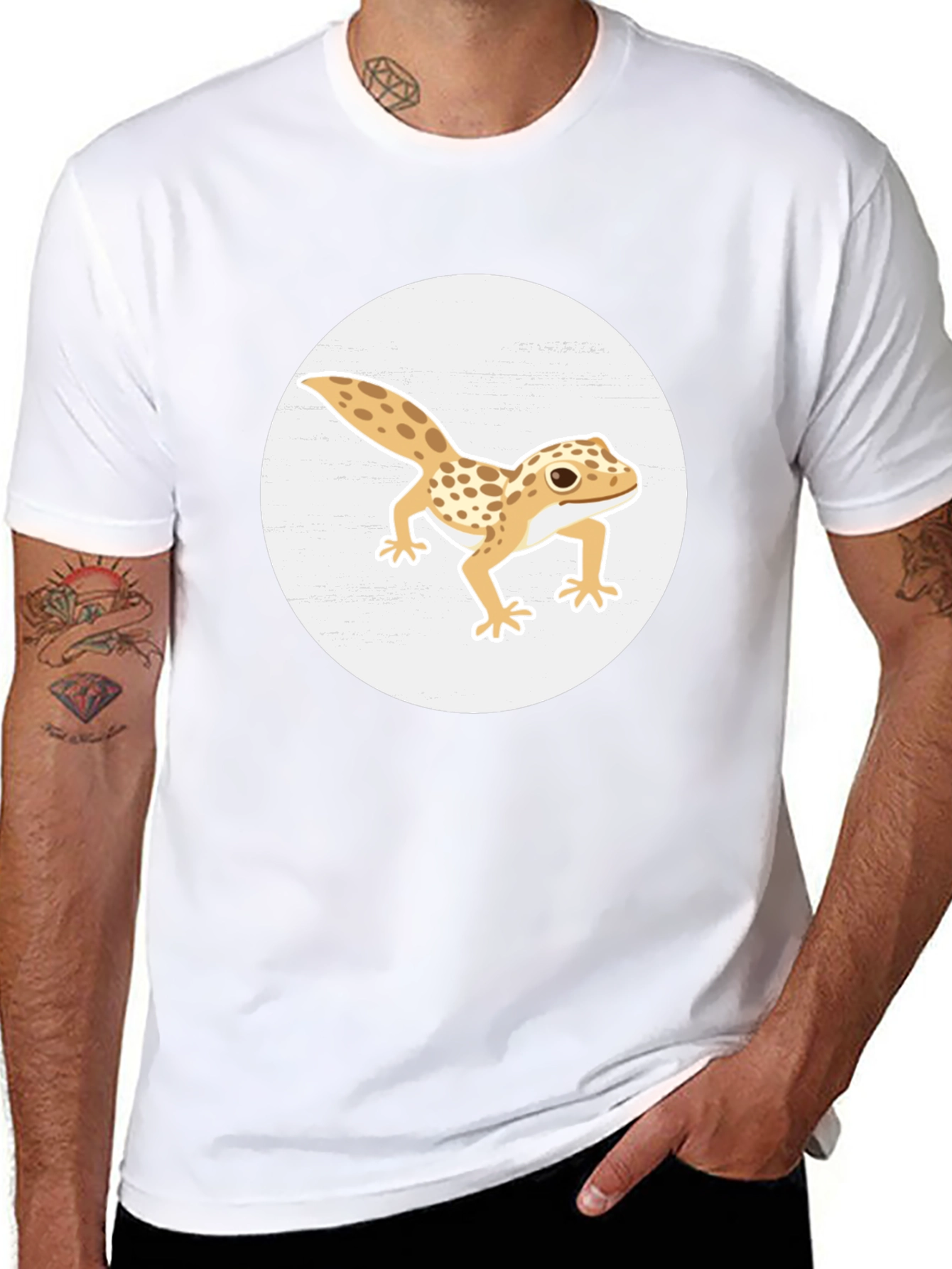 Camiseta Negra con Diseño de Gecko