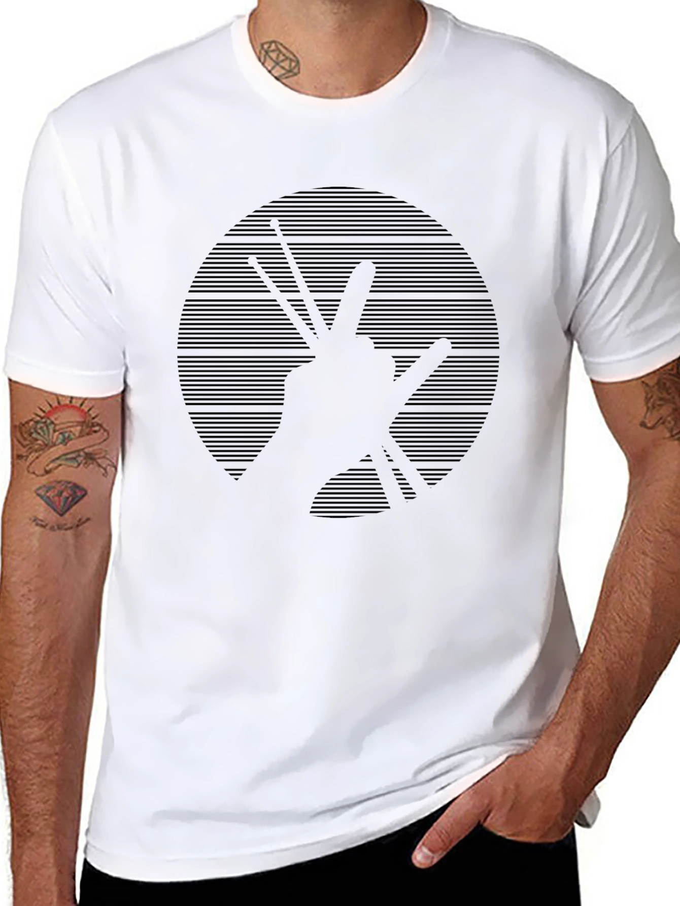 Camiseta Negra con Diseño de Mano de Baterista