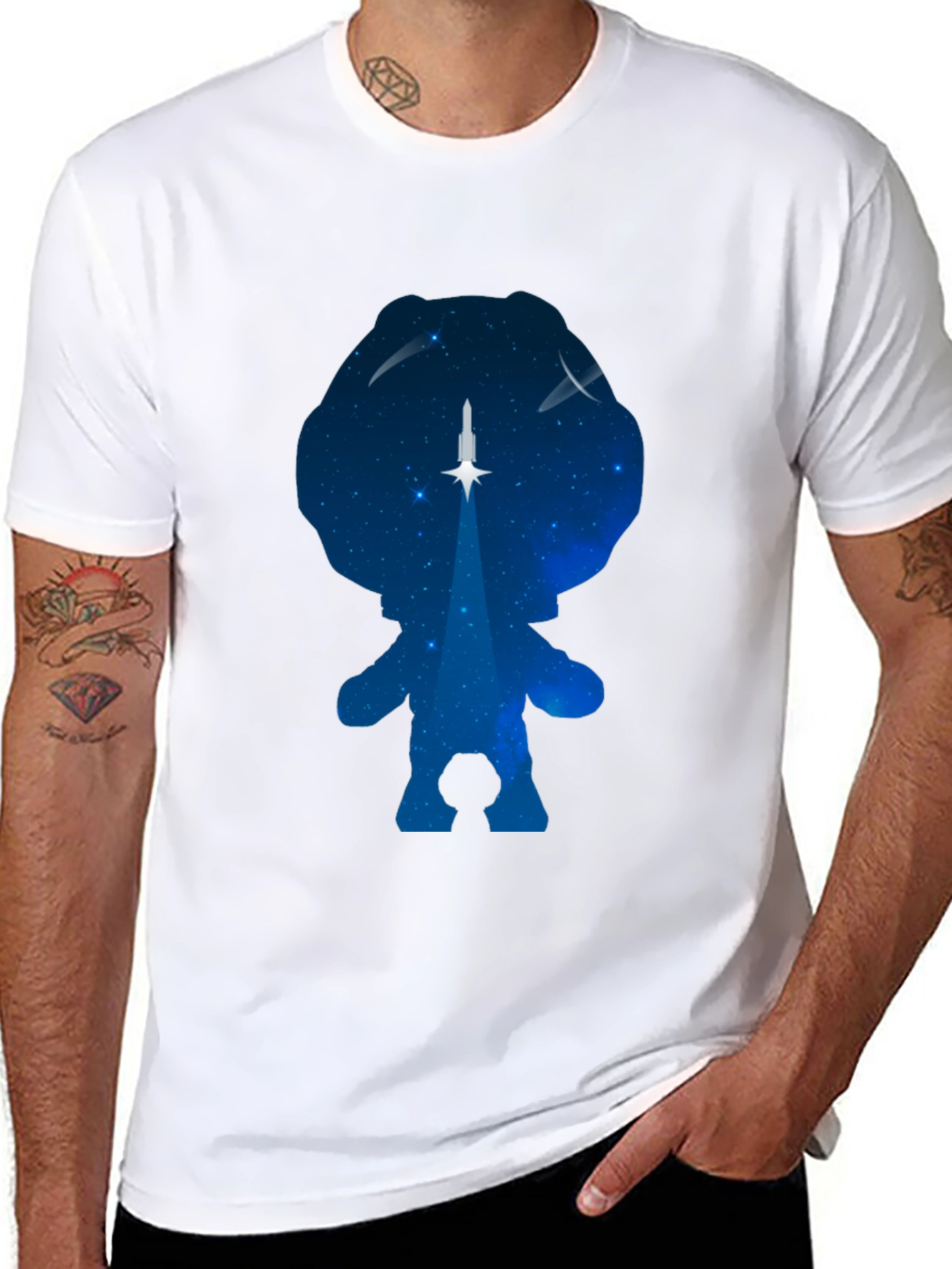 Camiseta Negra con Diseño Astronauta y Cohete Espacial