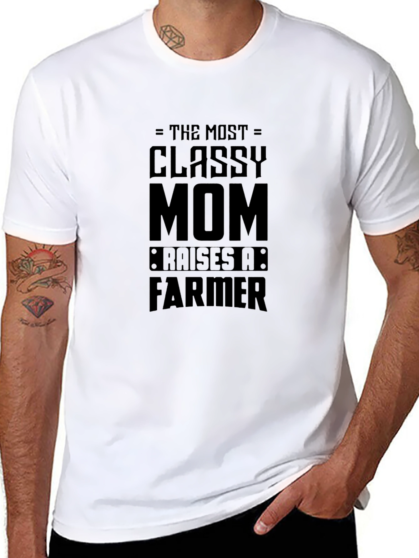 Camiseta Negra Classy Mom Raises a Farmer